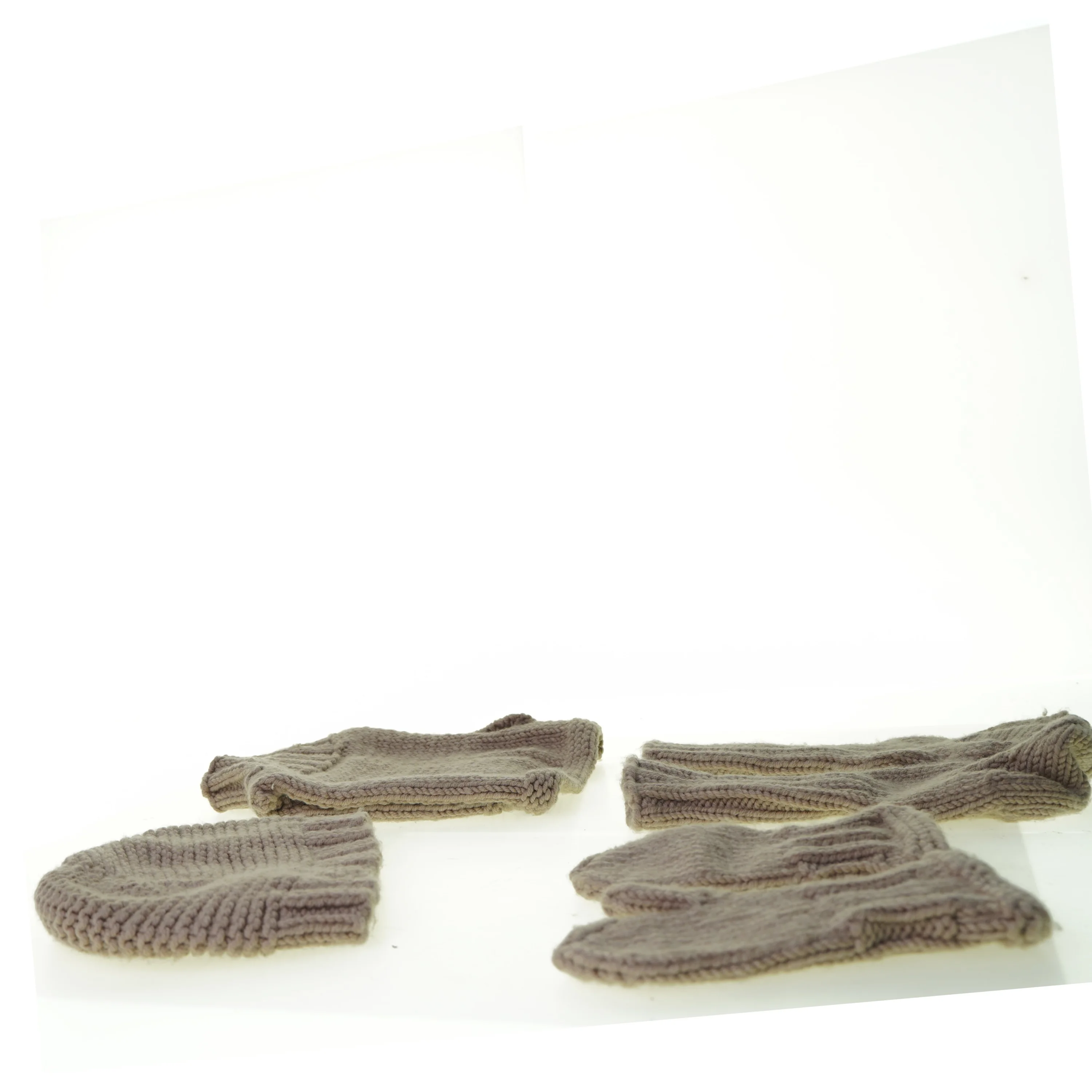 Hjemmestrikket baby tøj