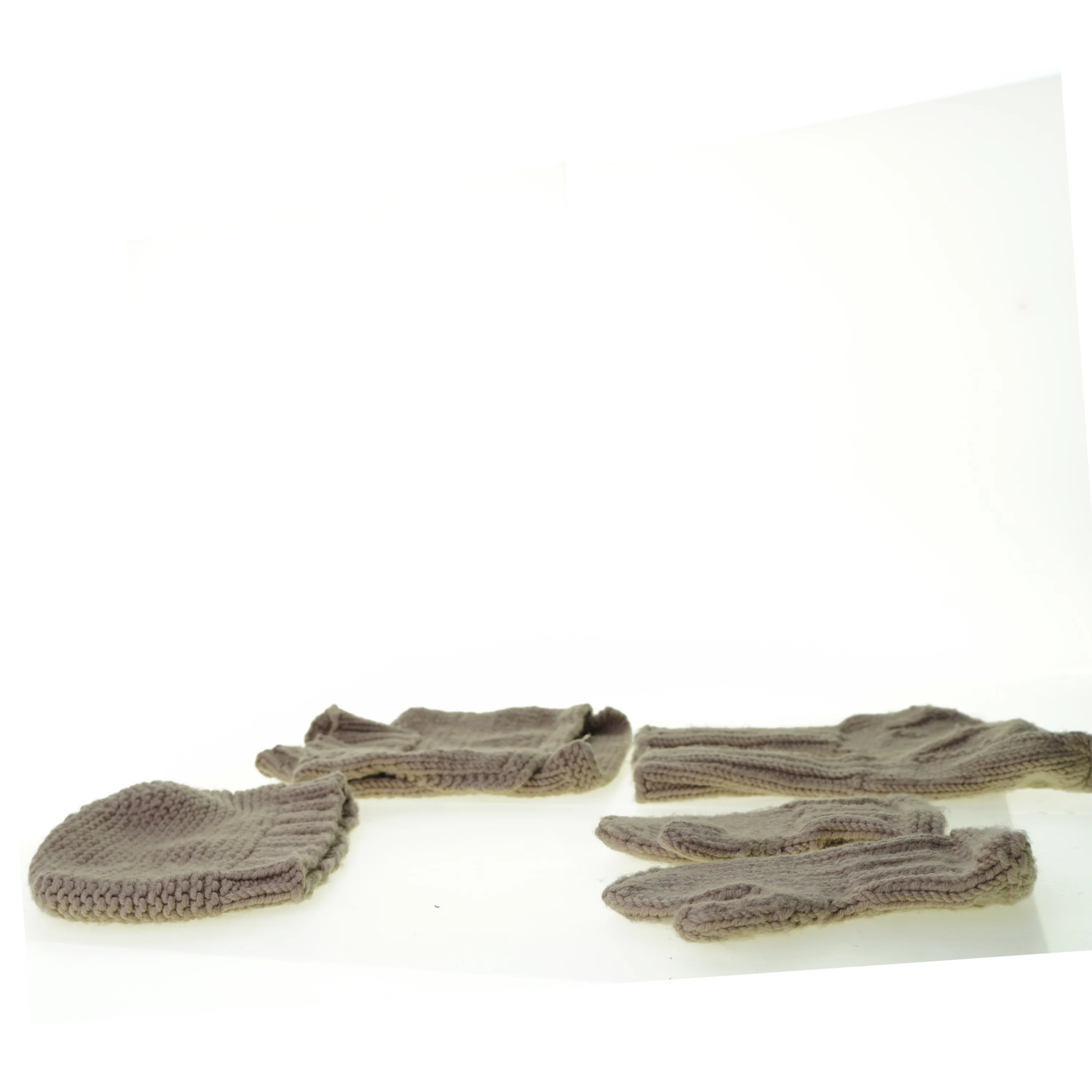 Hjemmestrikket baby tøj