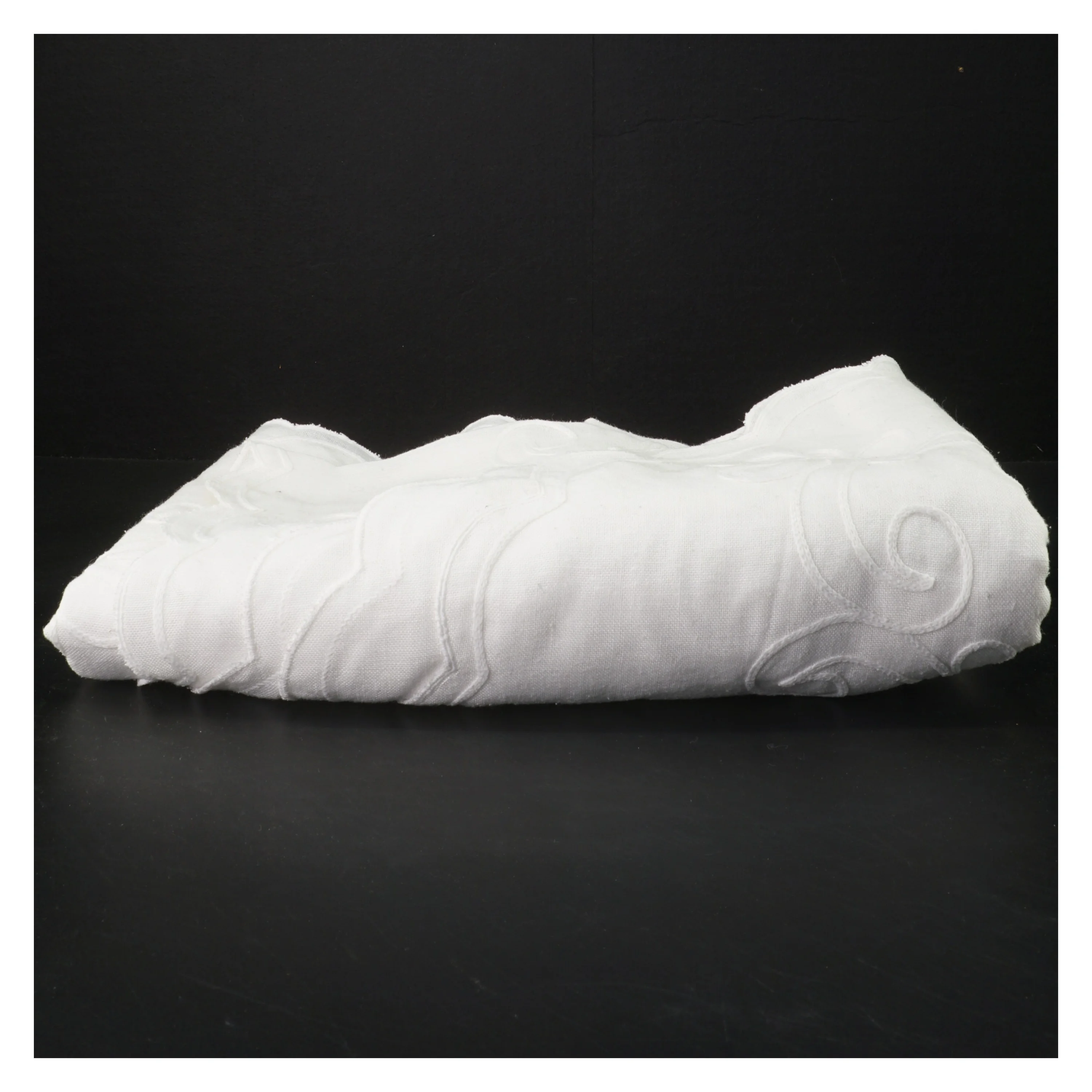 Broderet dug (str. 224x160 cm)