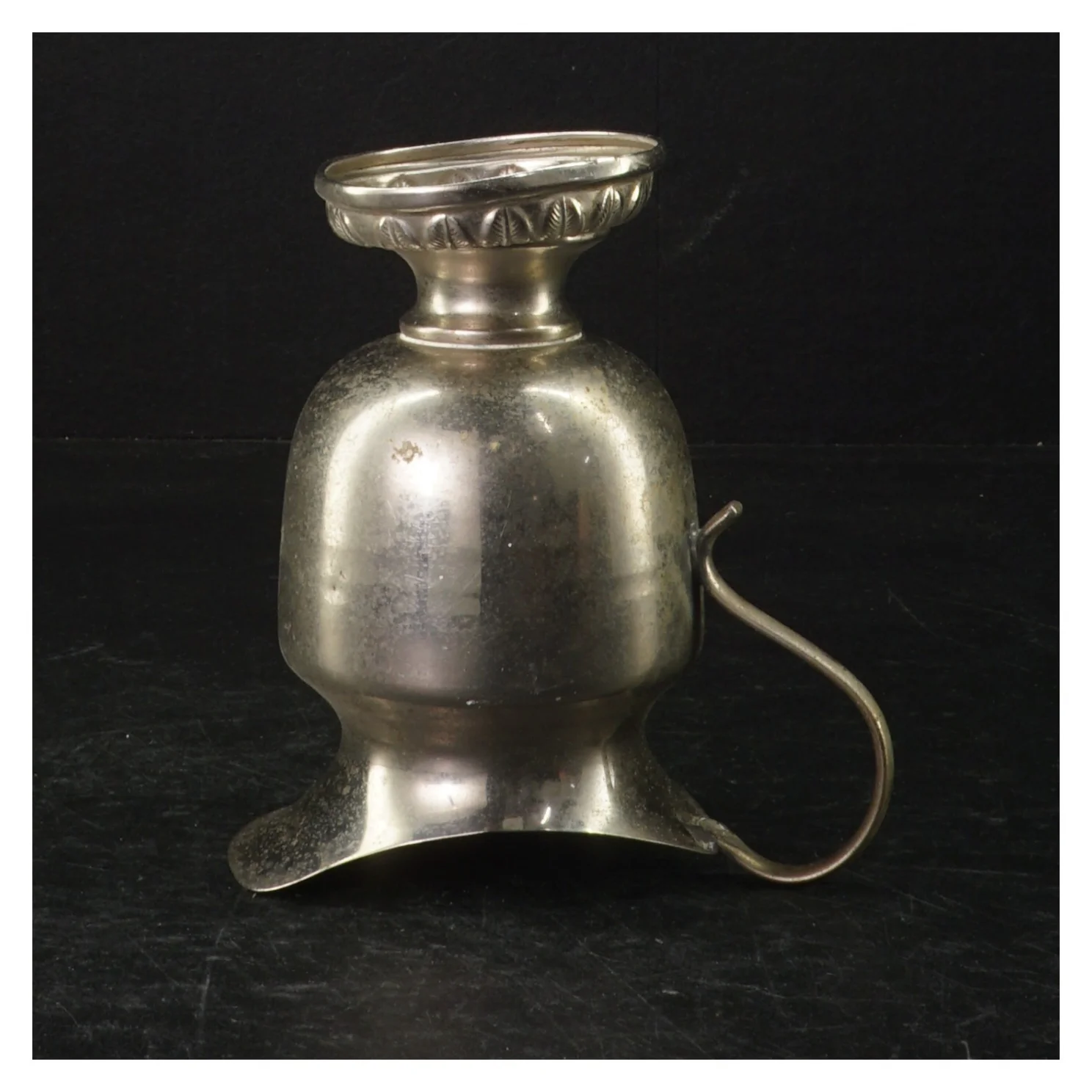 Sølvfarvet kande (str. 13 cm)