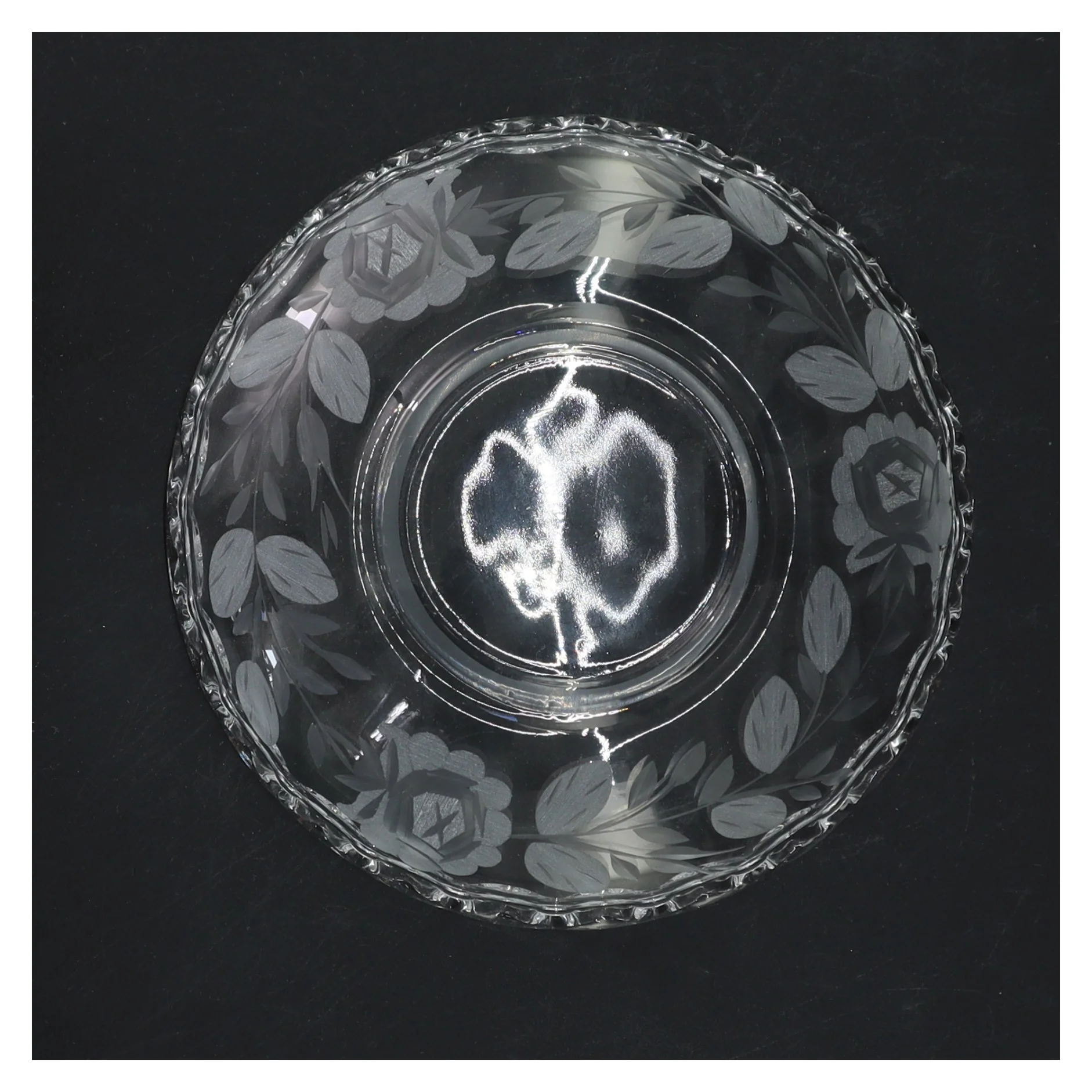 Dekoreret glasskål (str. Ø 16 cm)