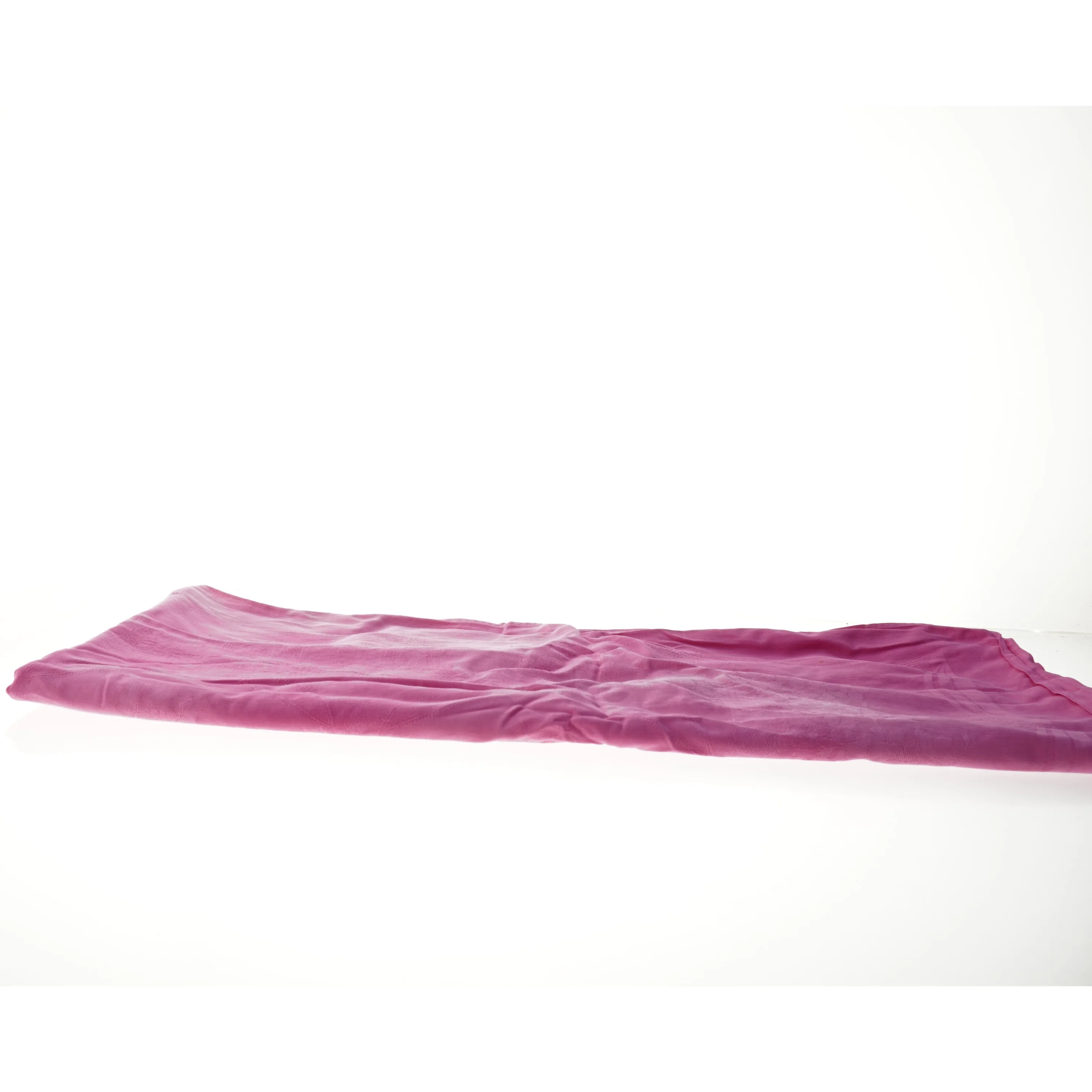 Lyserødt tekstil (str. 138 x 134 cm)