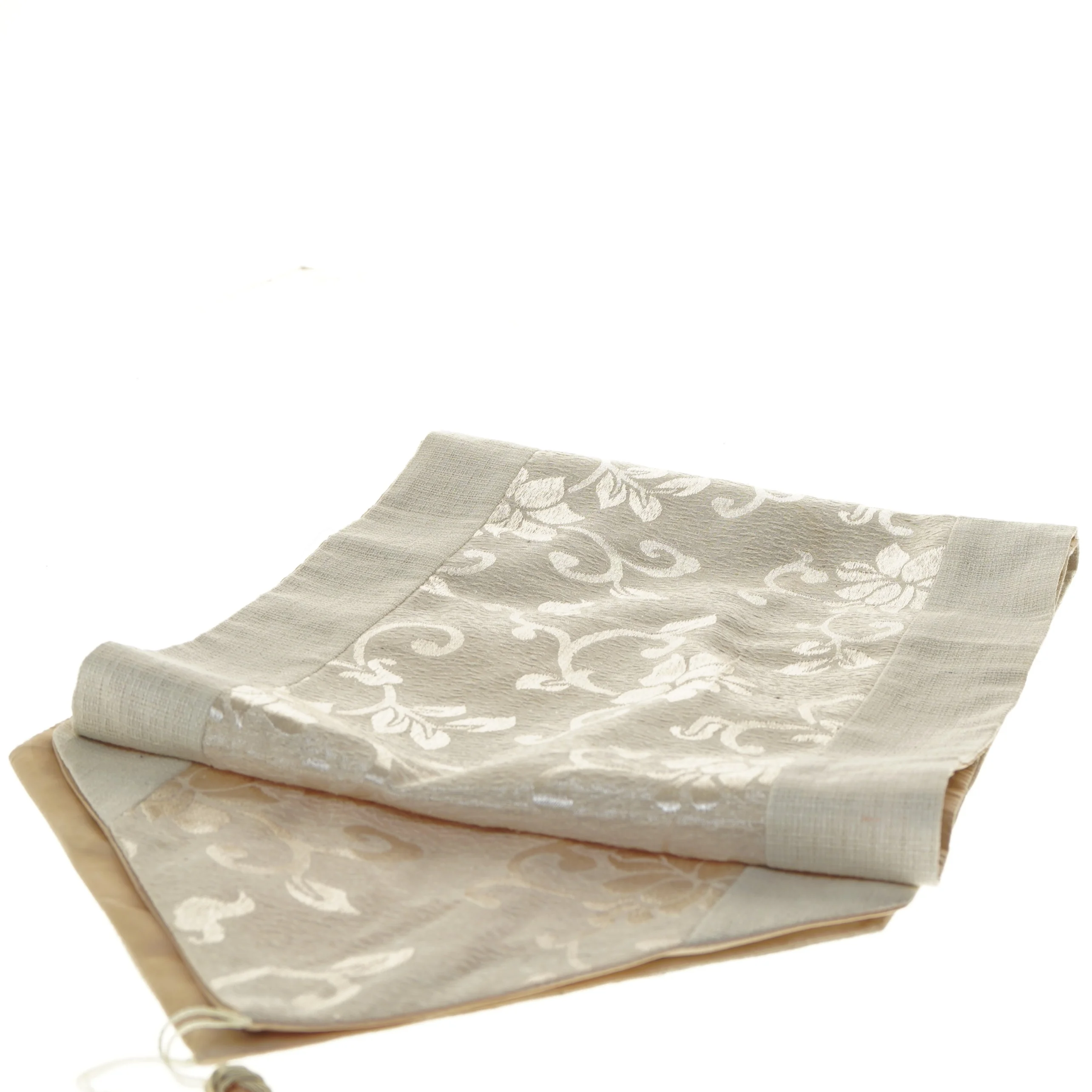 Table Runner with Tassels (str. 200x33 cm)