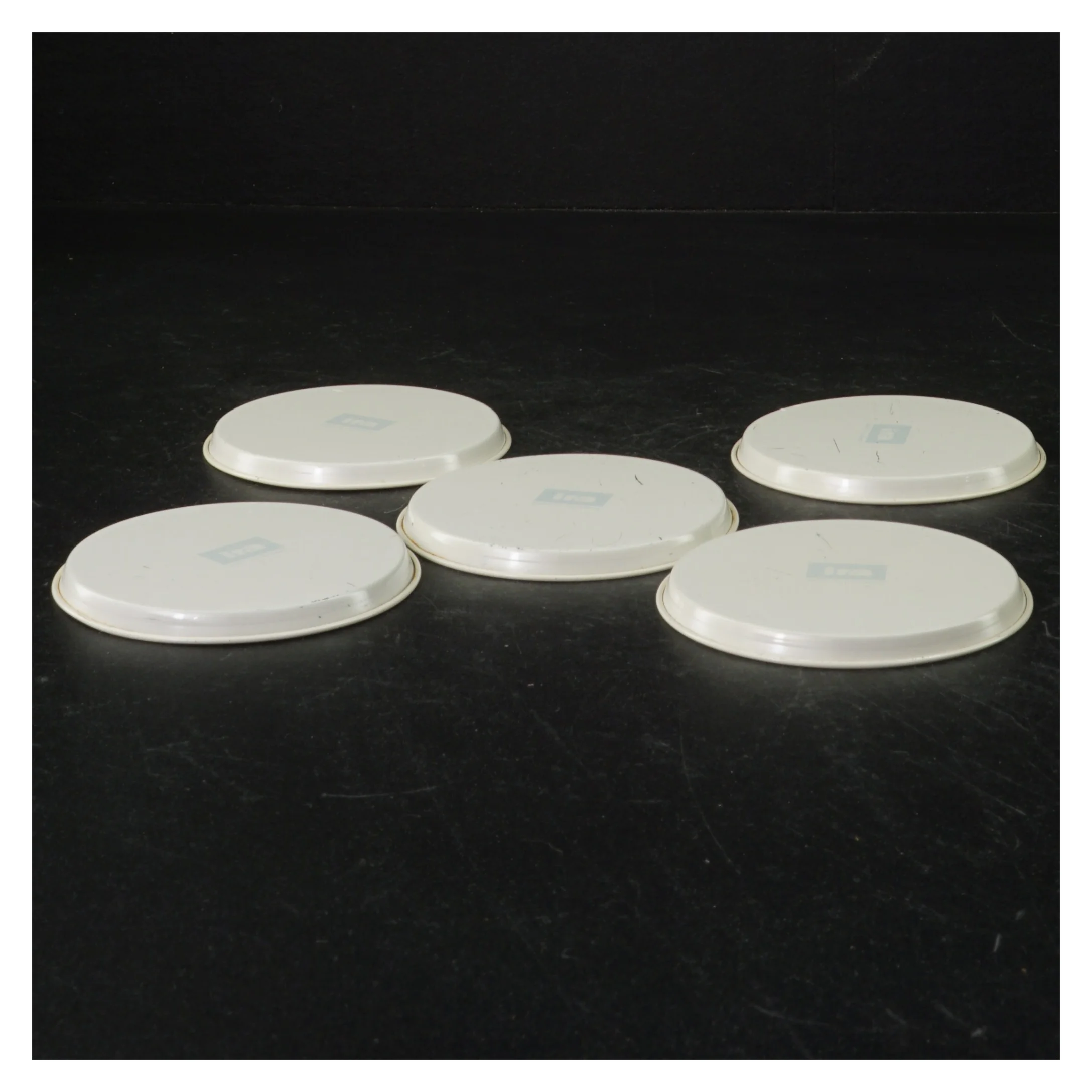 Rosendekorerede tallerkner fra Ira