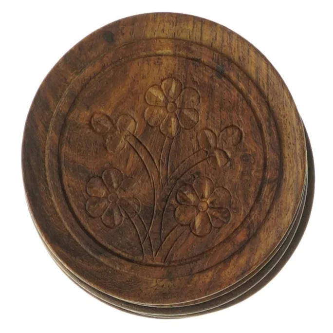 Træbordskånere med udskæringer (str. Ø 8 cm)