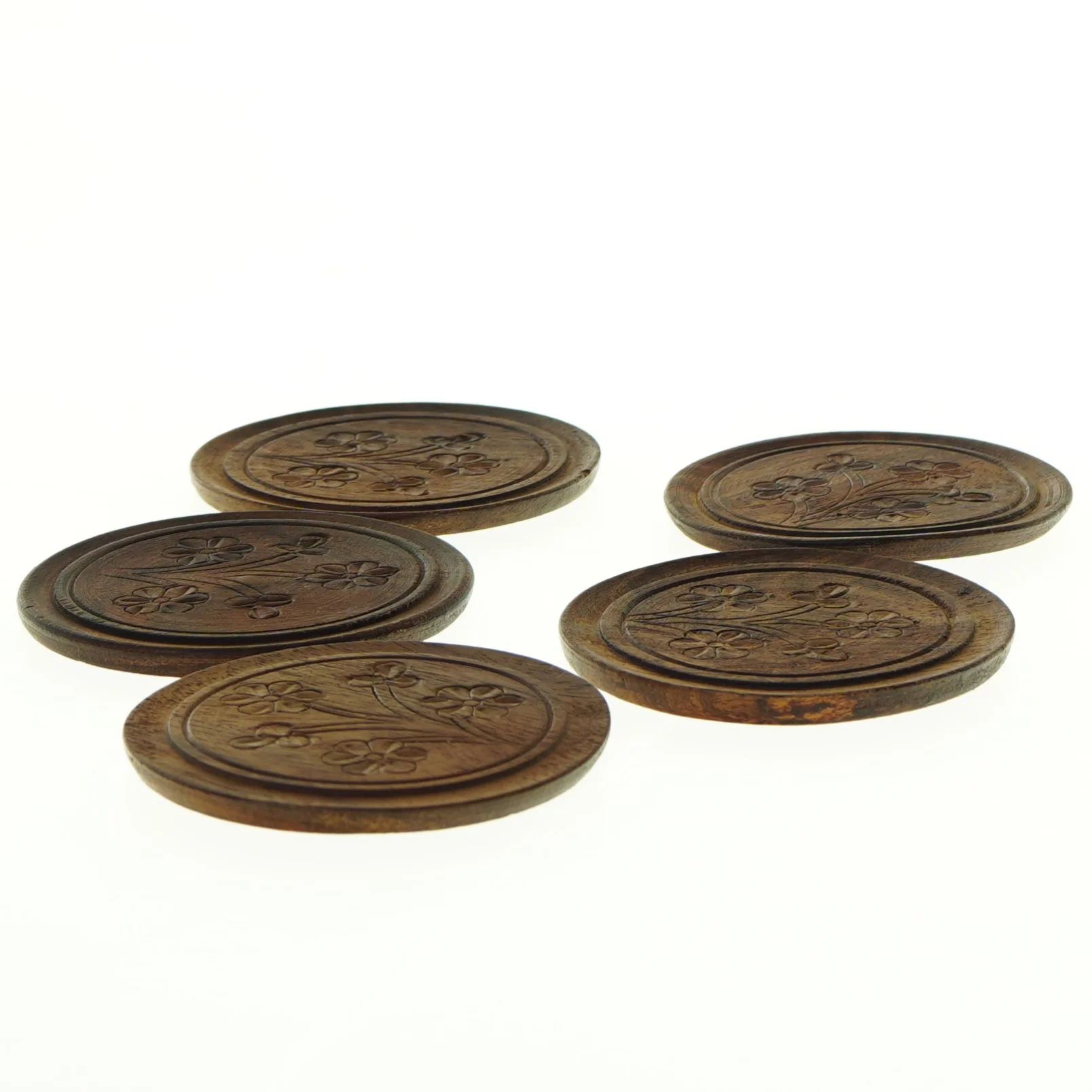 Træbordskånere med udskæringer (str. Ø 8 cm)