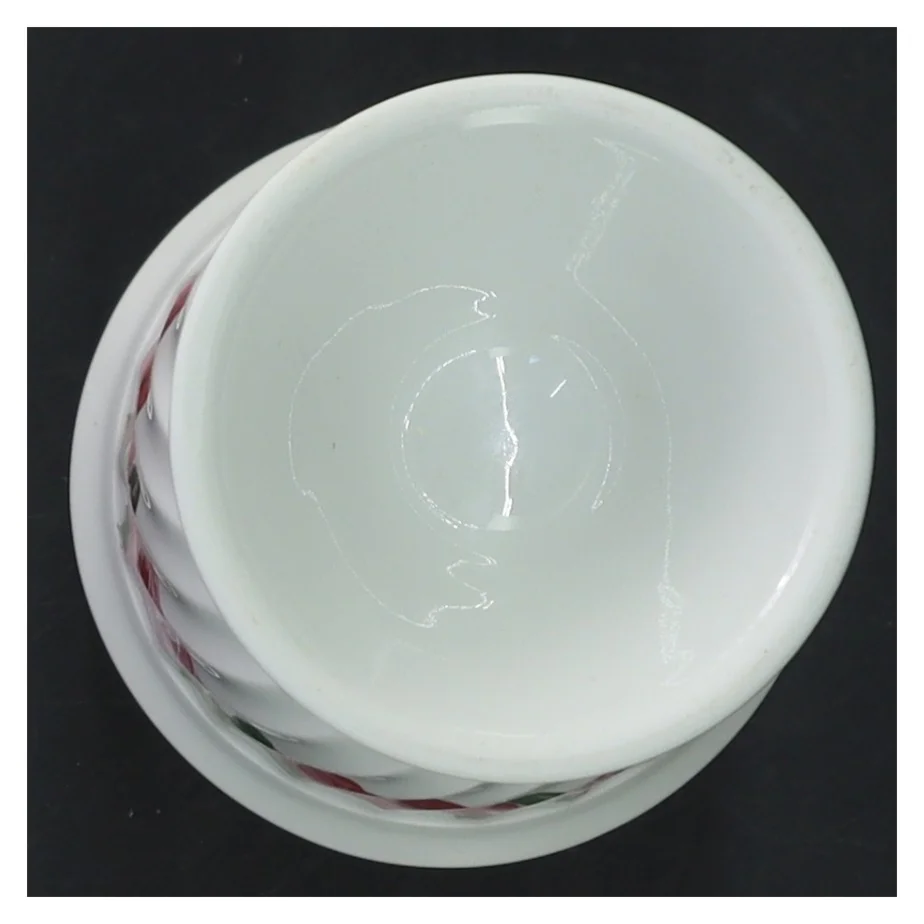 Porcelænsæggebæger med rosenmotiv (str. 8,5x12 cm)