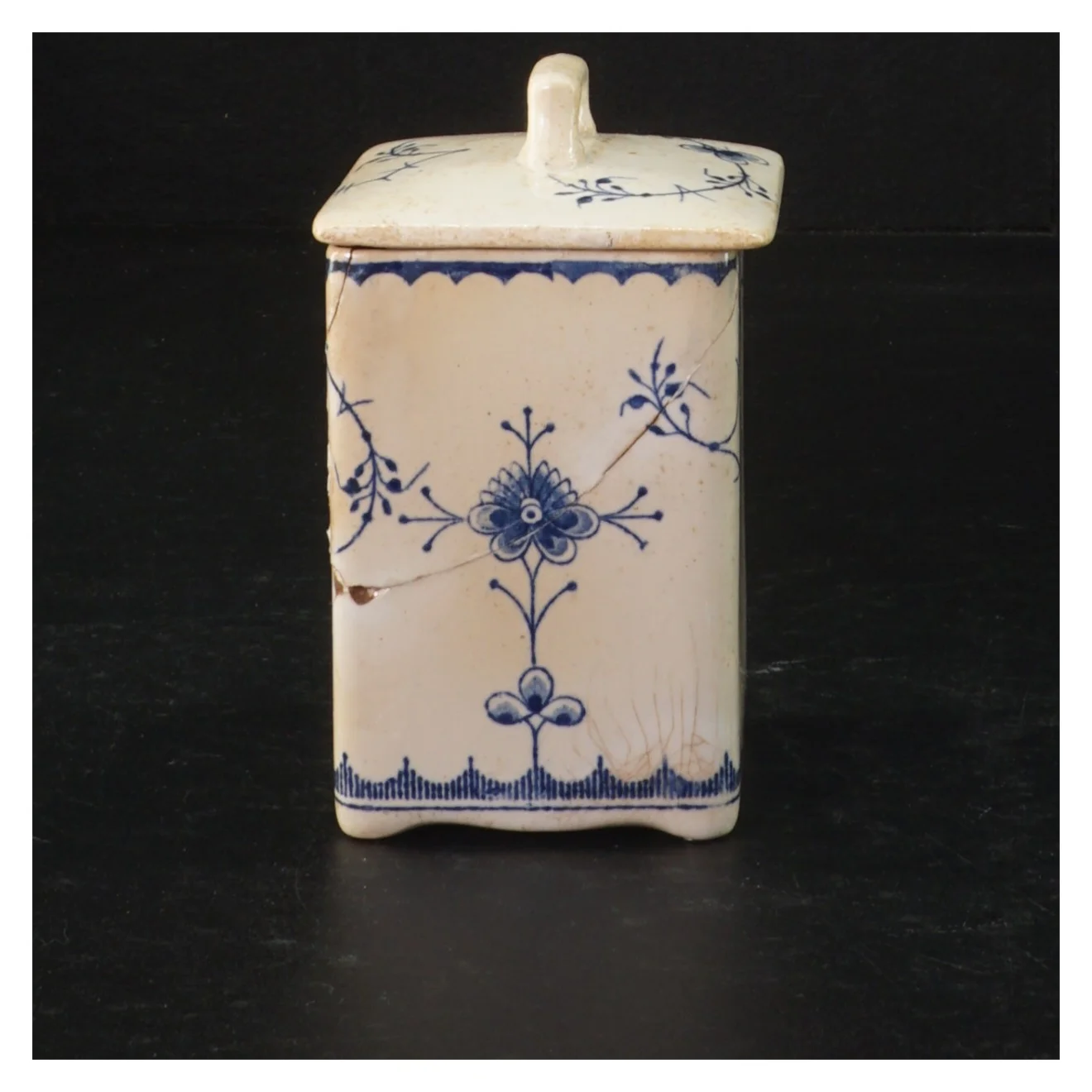 Krydderibeholder med låg (str. H 10,5 cm)