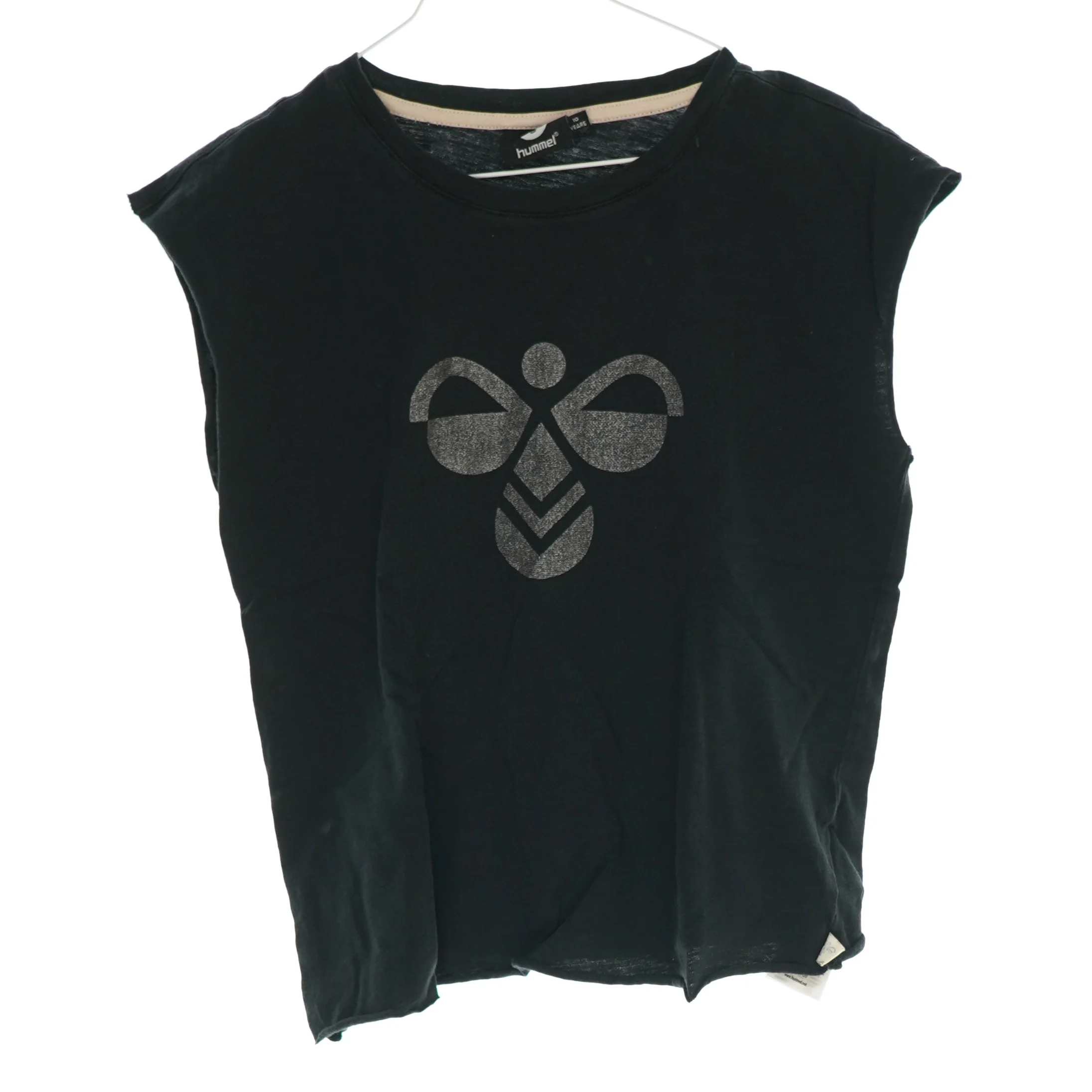 Ærmeløs T-shirt fra Hummel (Str 140 cm)