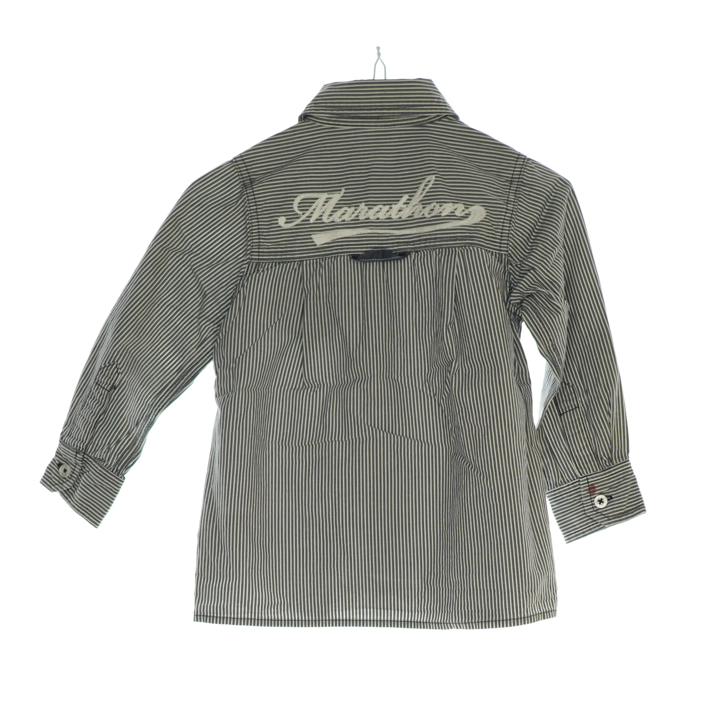 Skjorte fra Pomp de Lux (str. 92)