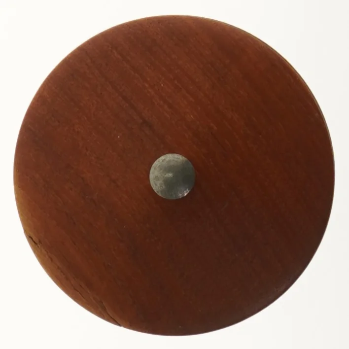 Rund låg krukke i teak træ (str. Ø 13x11 cm)