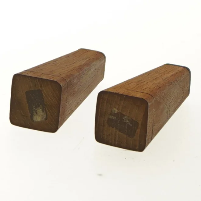 Salt- og pebersæt i teak træ (str. 7,5 cm)
