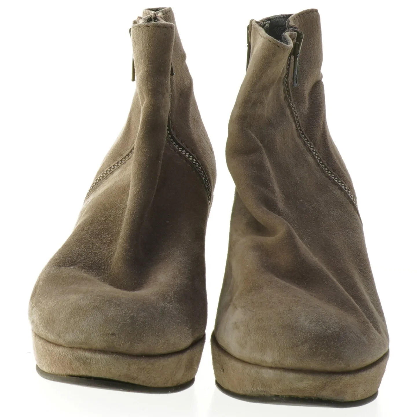 Brune støvletter med kilehæl fra Gardenia (str. 40 )