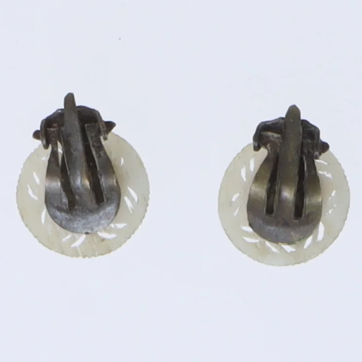 Clips øreringe med udskåret design (str. Ø 1,5 cm)