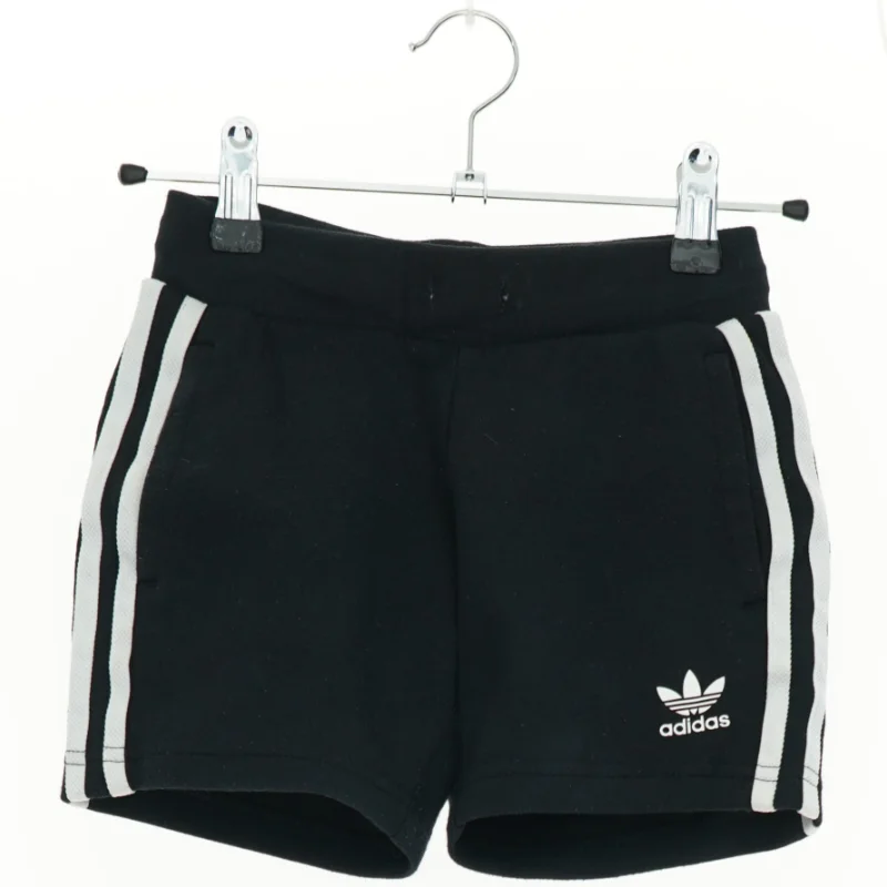 Shorts fra Adidas (str. 104 cm)