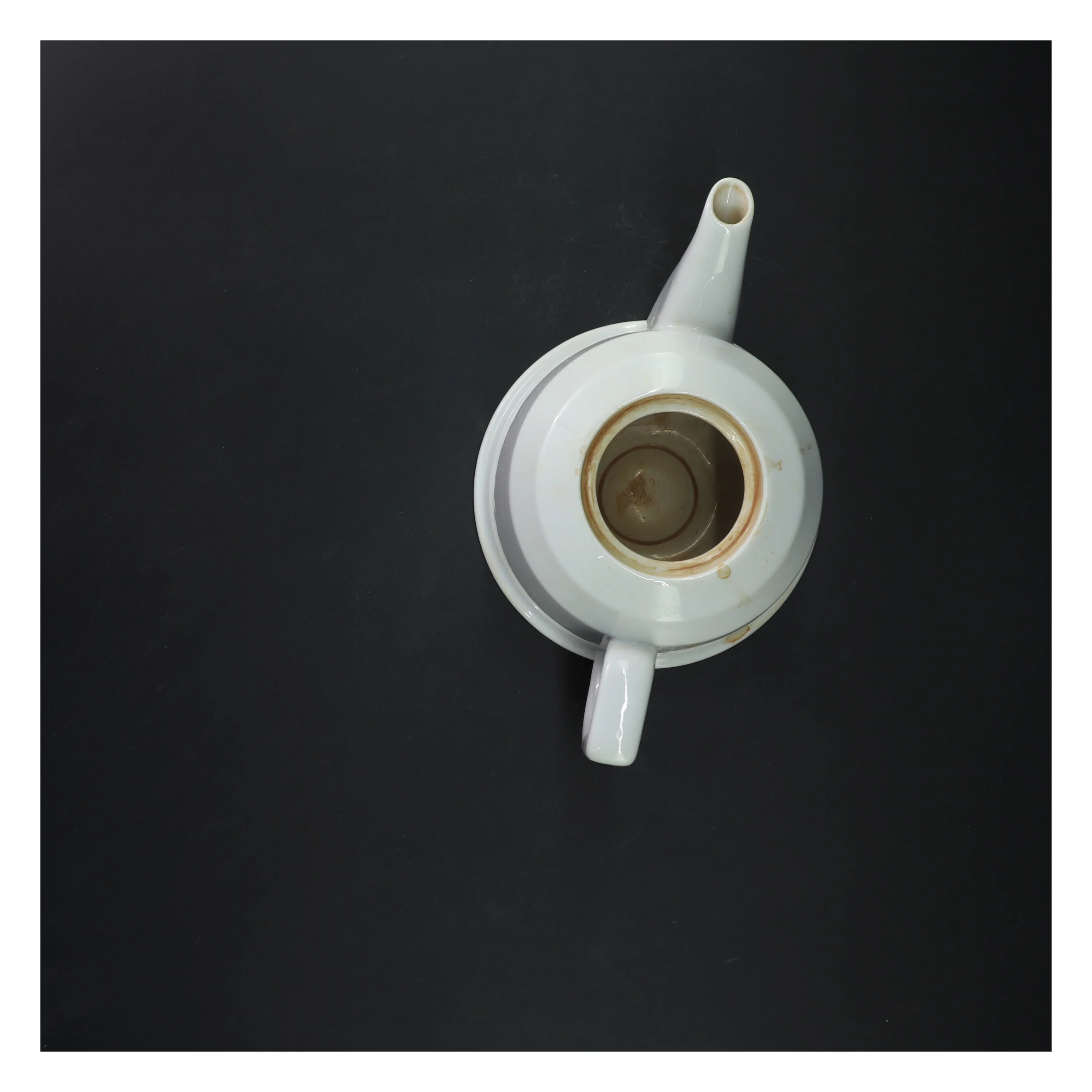 Tekande med metalskinnende låg (str. Ø 14 cm)