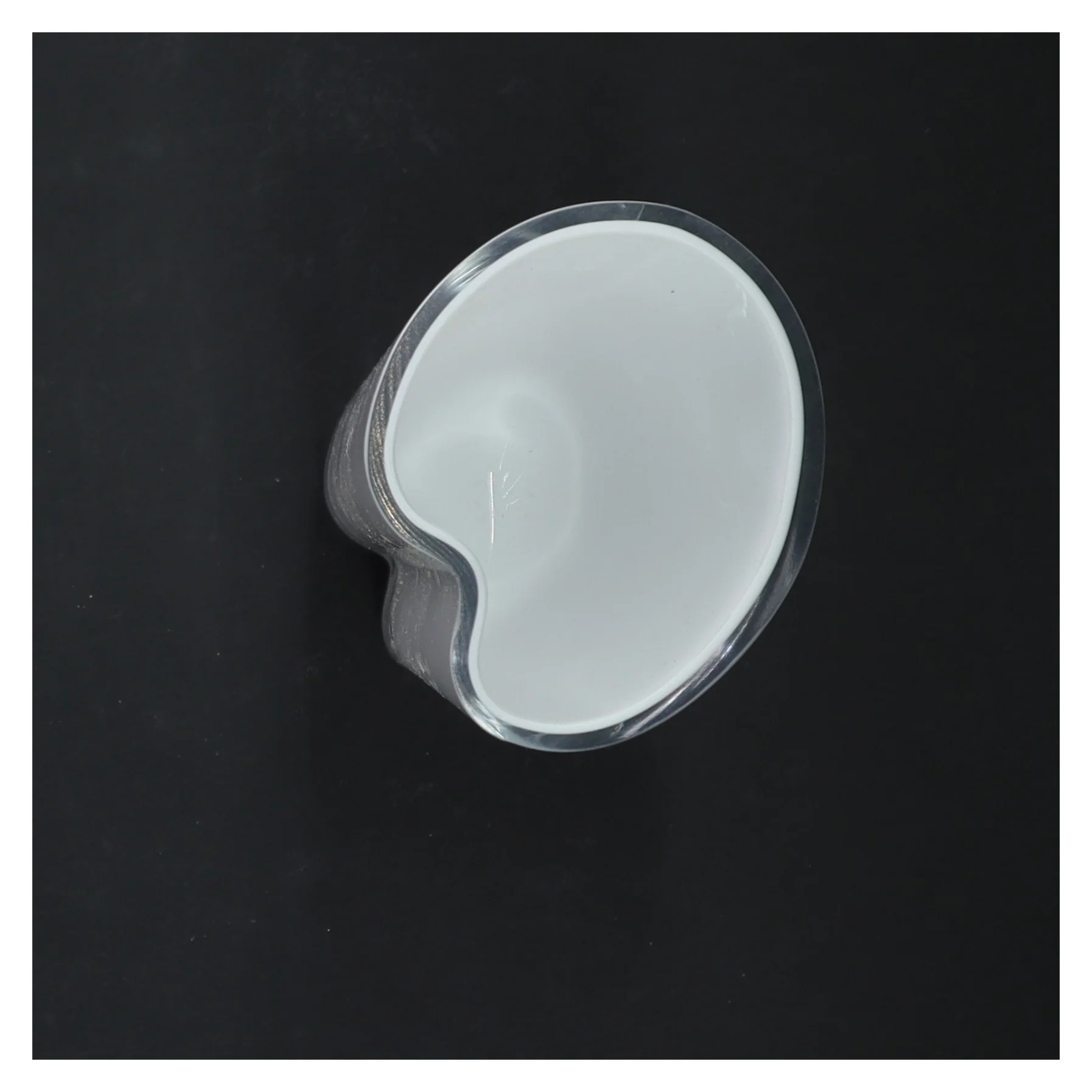 Hvid vase (str. 18,5 cm)