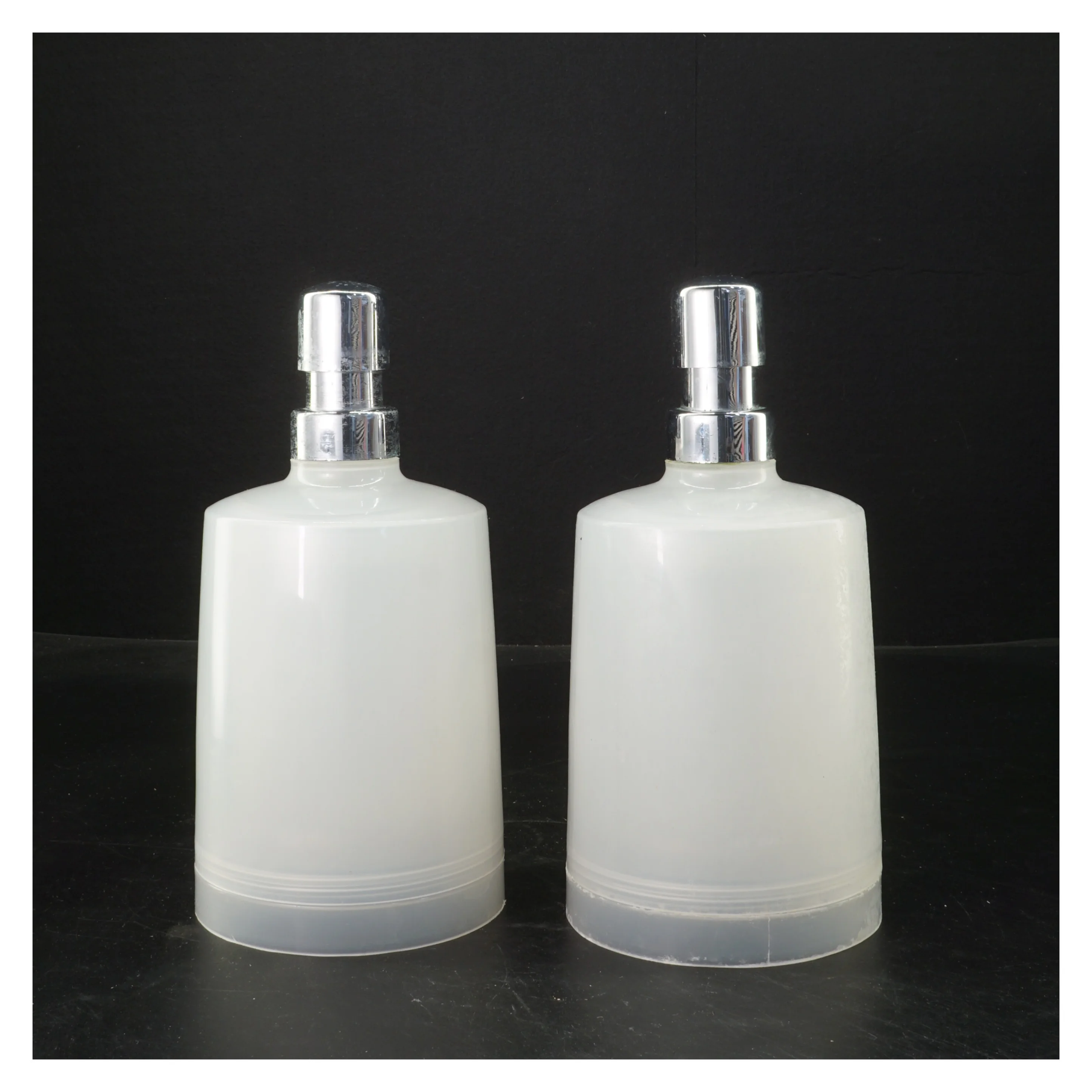 Sæt af sæbedispensere fra Dkw (str. 20 cm)