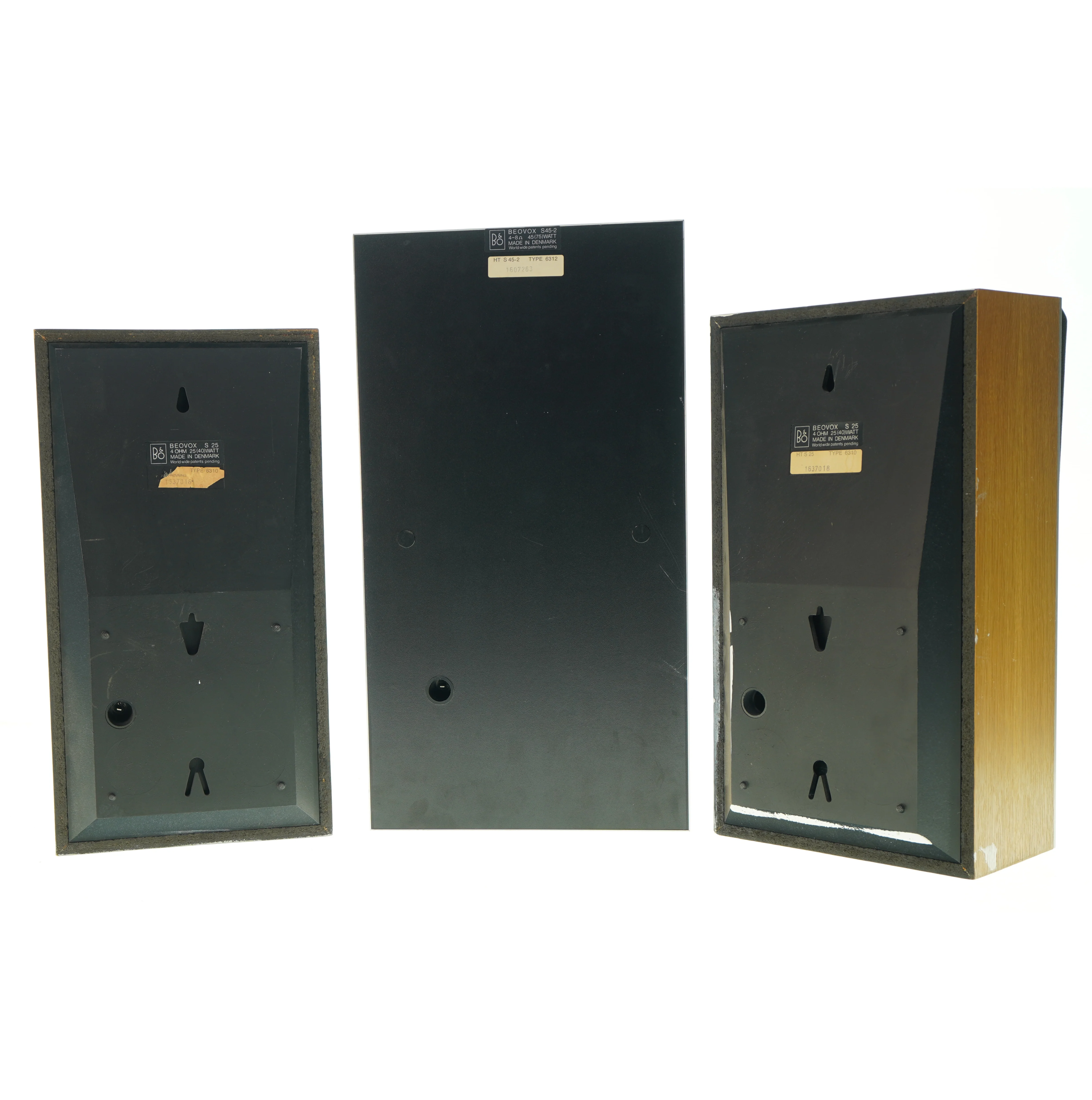B&O Højtalere (3 styk)  (str. LBH: 40 x 14 x 22 og 48 x 19 X 26)