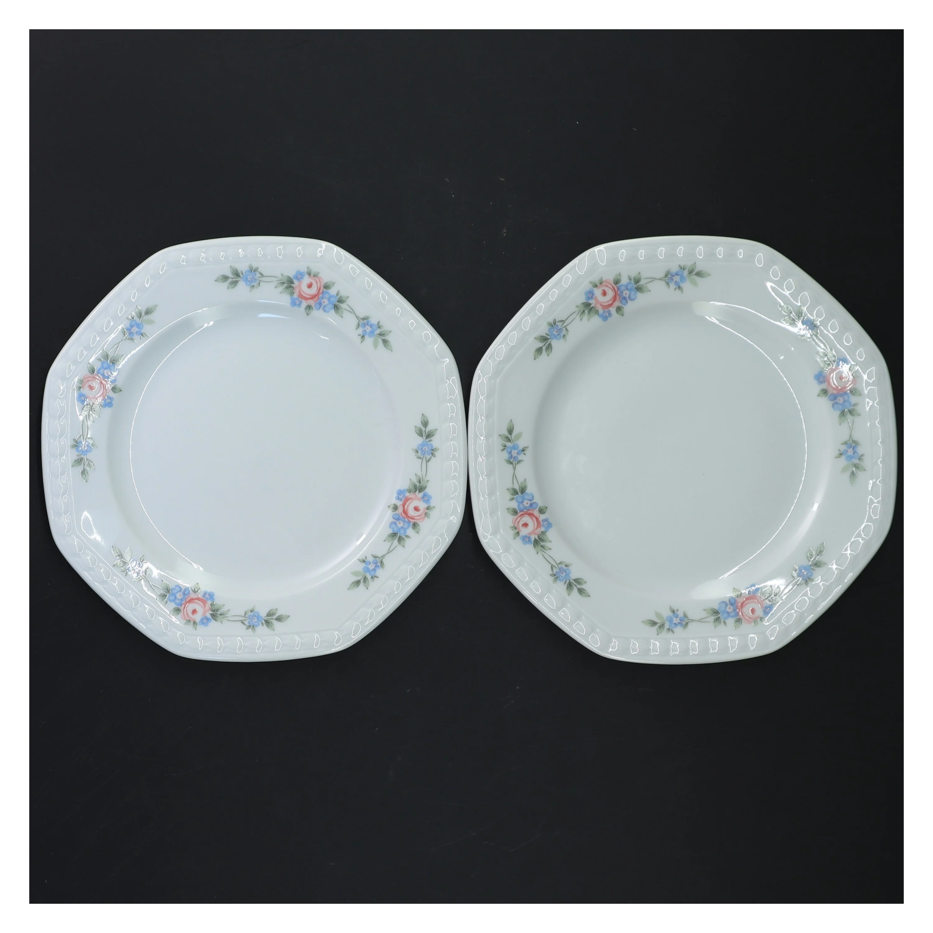 Tallerkener med blomstermotiv (str. Ø 16 cm)