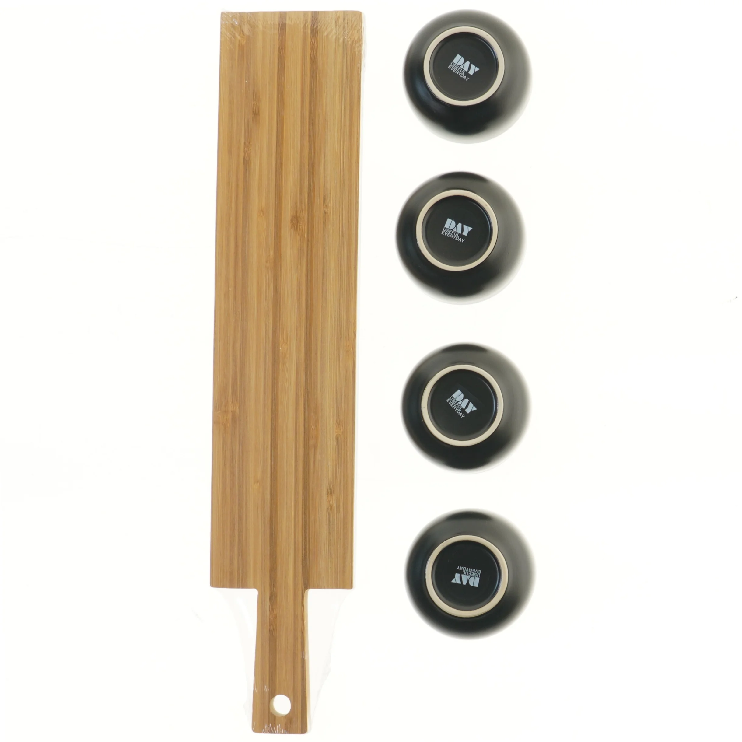 Tapas sæt med skåle og bræt fra Coop (str. 50x10 og ø 9 cm)