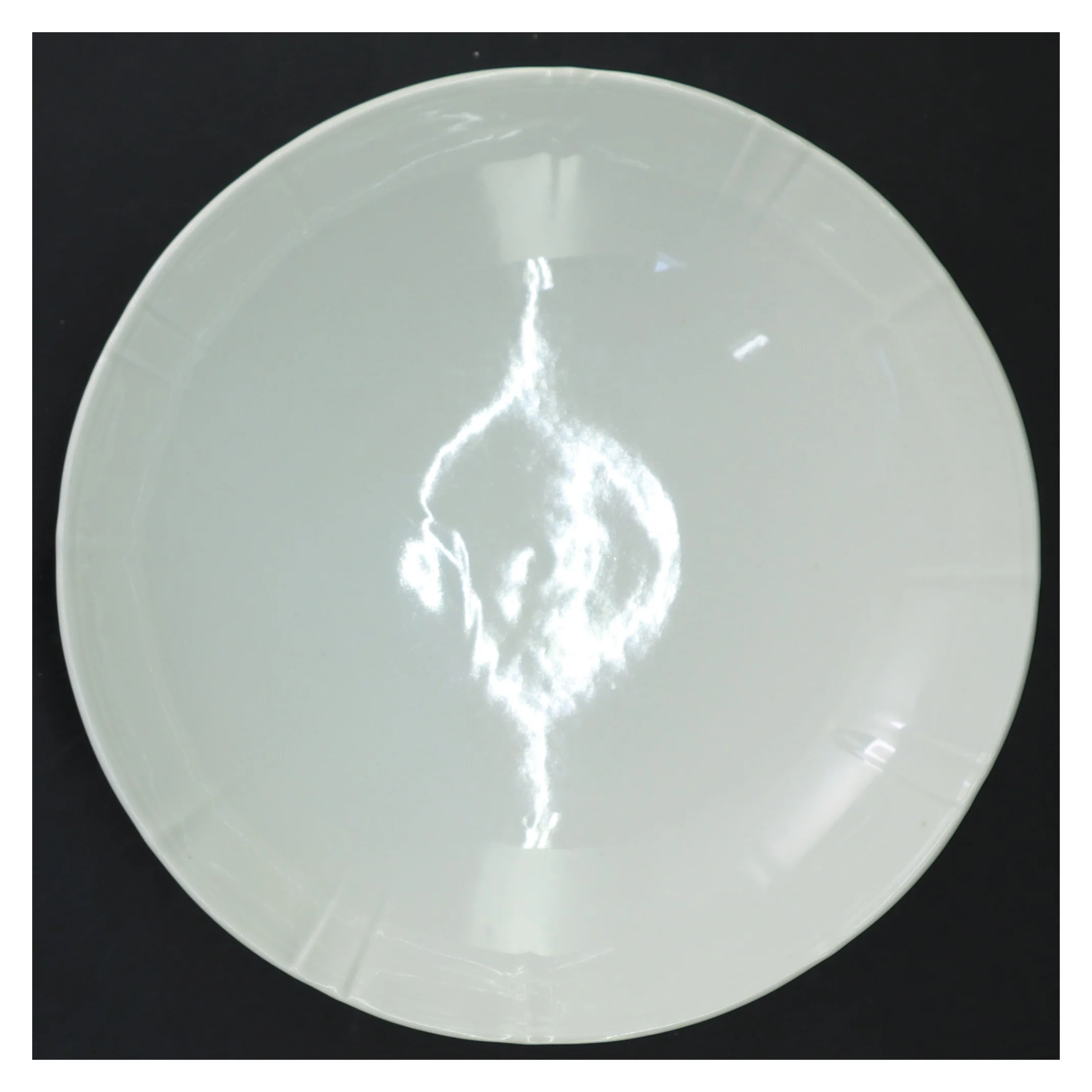 Hvid porcelænsskål fra B&G (str. Ø 21x5 cm)