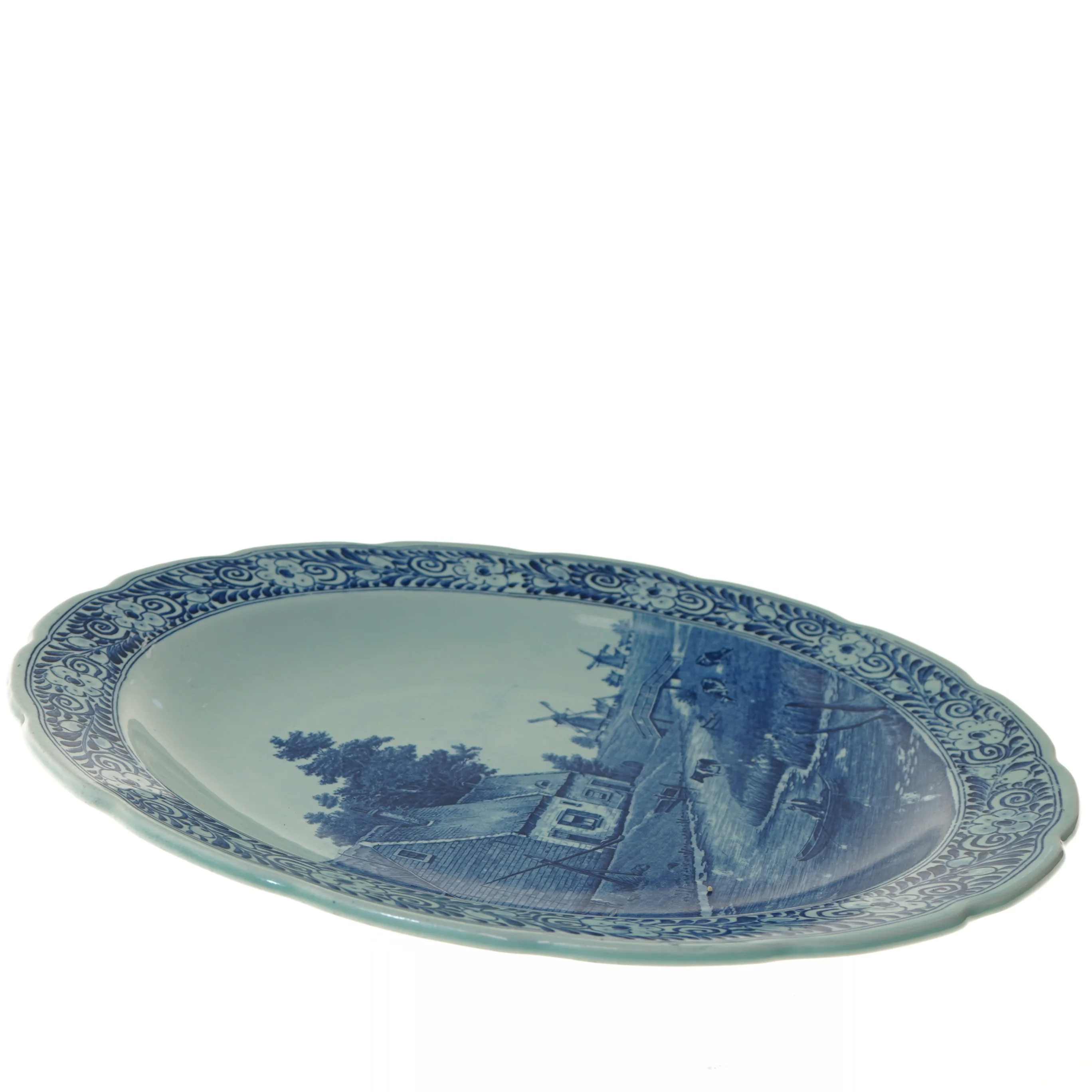 Stor porcelænstallerken med blå dekoration (str. Ø 40 cm)