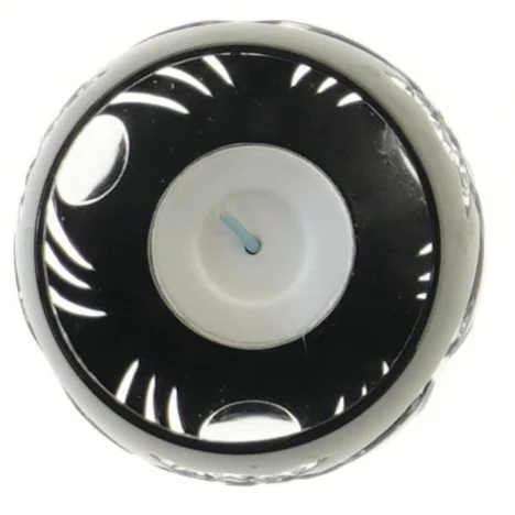 Lysestage med udskæringer (str. 9 cm)