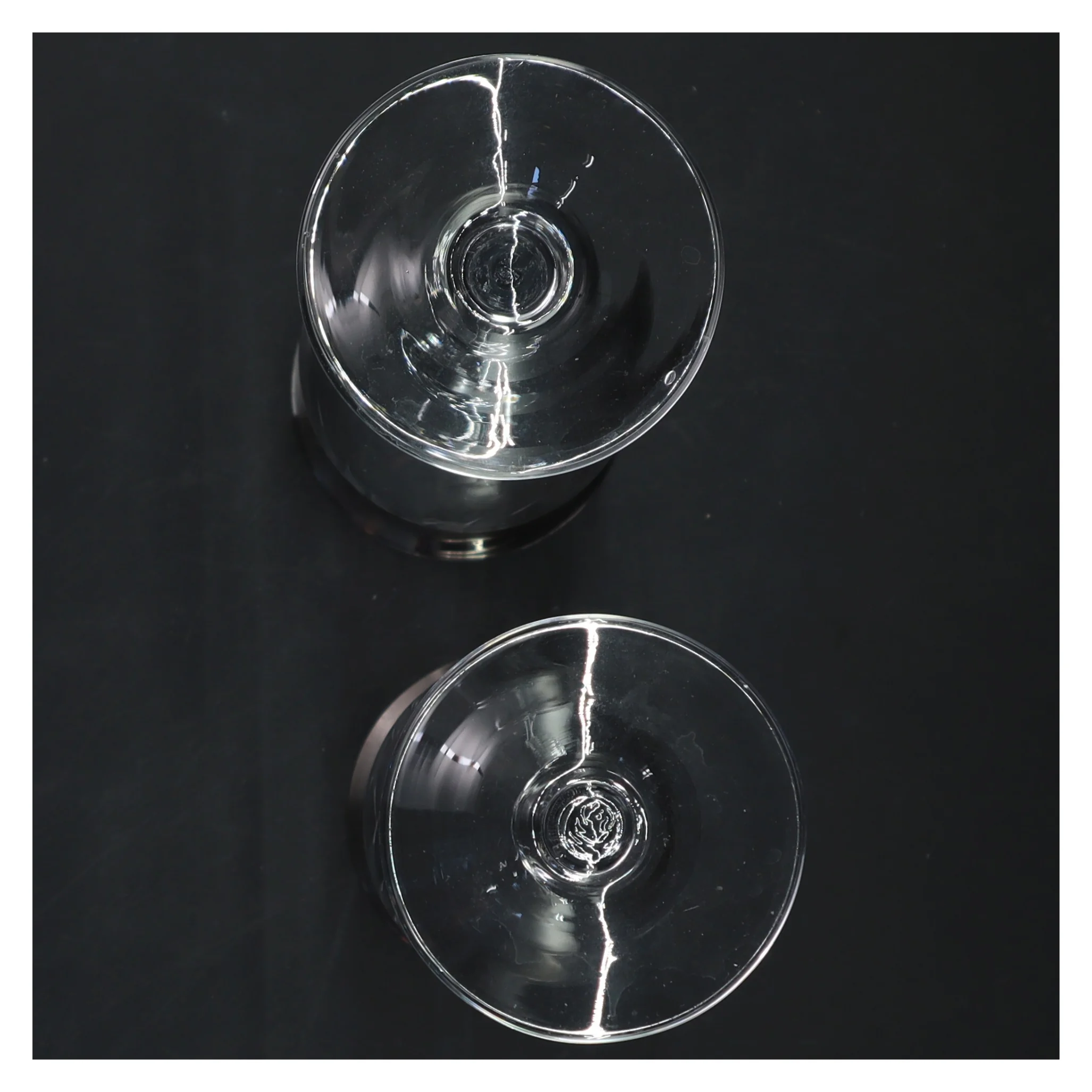 Romantiske vin glas med blomster og prikker (str. 20x7 cm)