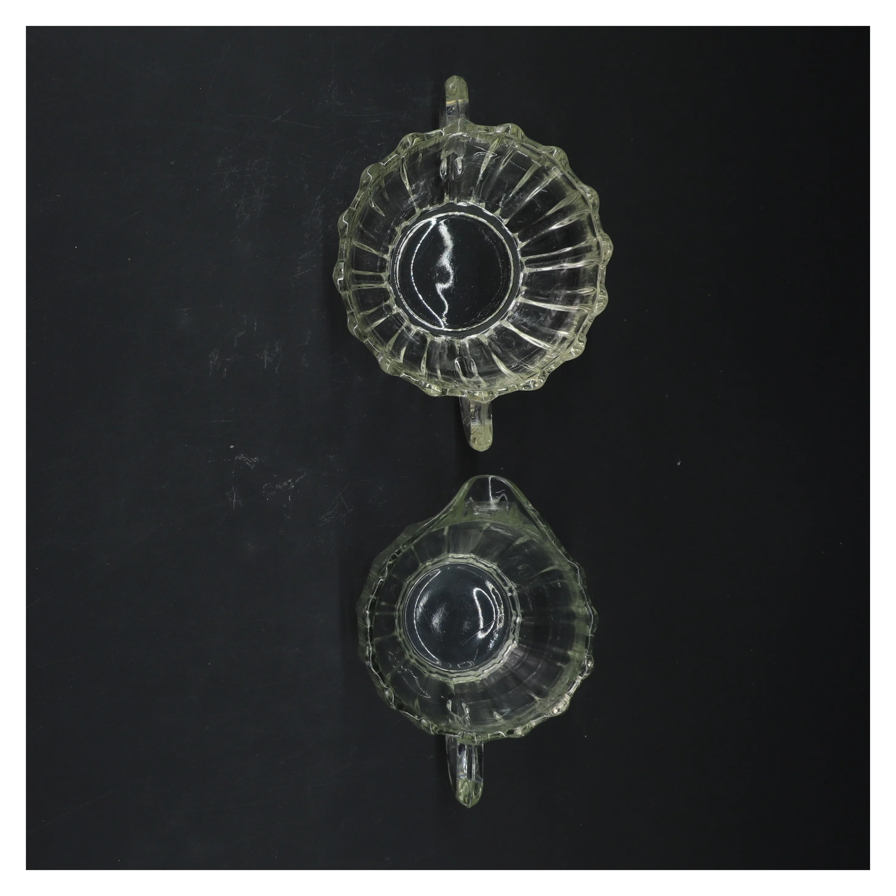 Glas sukkerskål og flødekande sæt (str. Ø 10 og 8 cm)