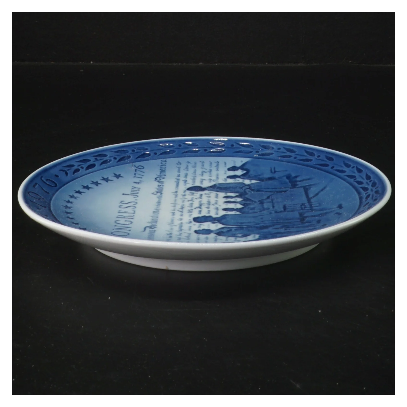 Dekorativ porcelænstallerken fra 1976 fra Royal Copenhagen (str. Ø 18 cm)