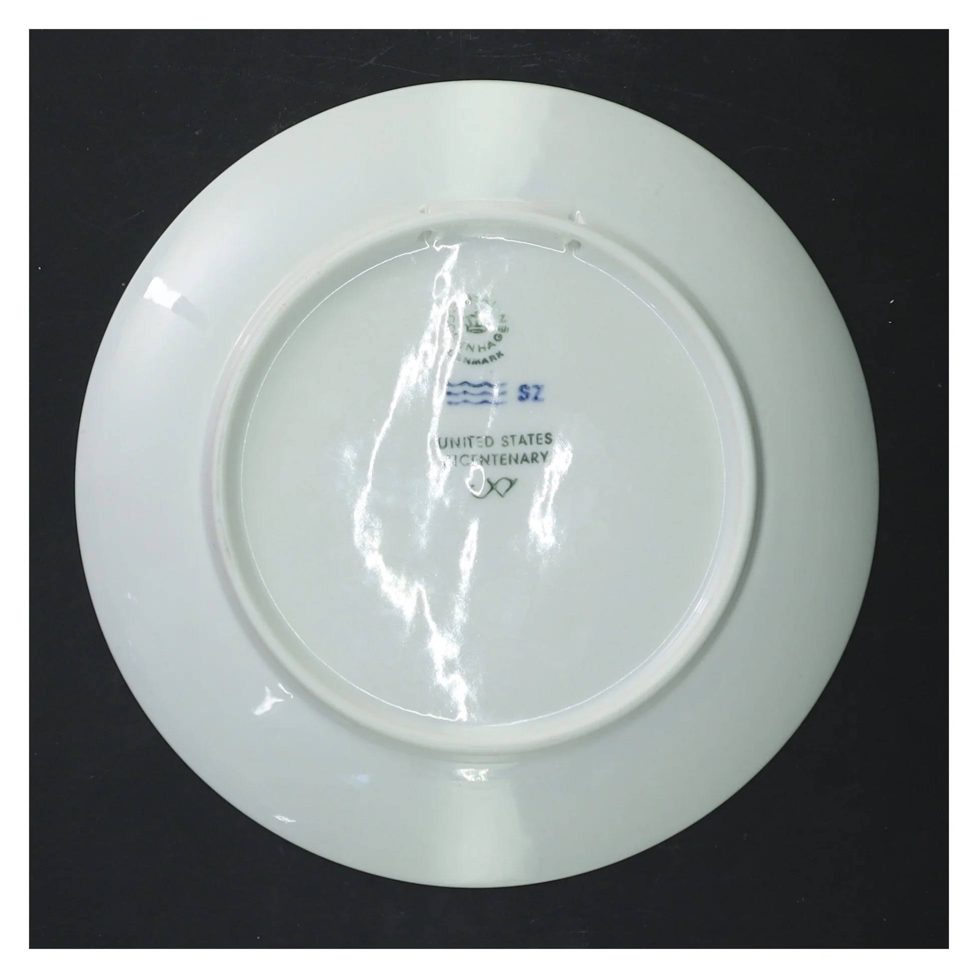 Dekorativ porcelænstallerken fra 1976 fra Royal Copenhagen (str. Ø 18 cm)