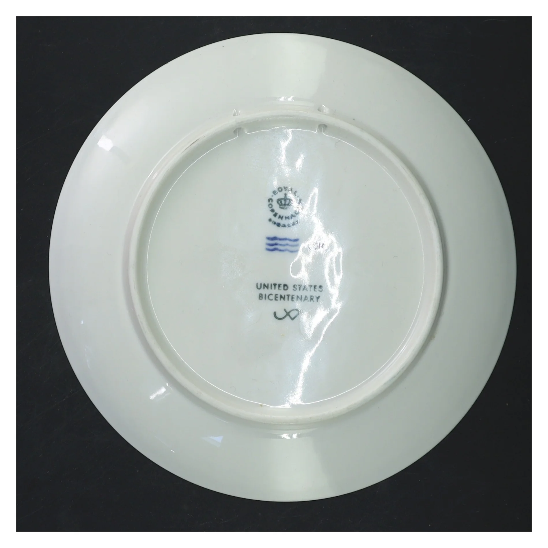 Commemorative tallerken 1776-1976 fra Royal Collection (str. Ø 18,5 cm)