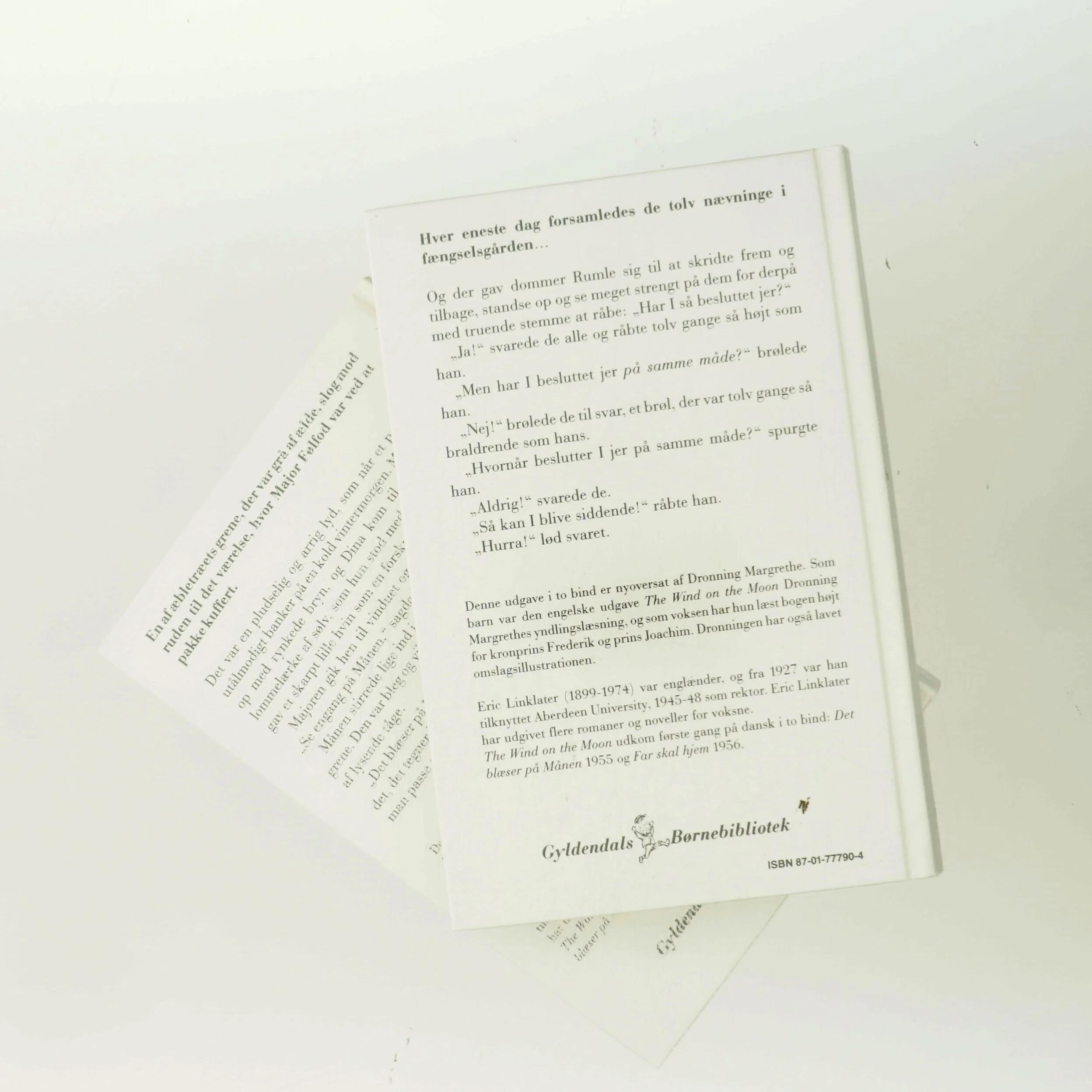 Det blæser på Månen 1 af Eric Linklater (Bog)