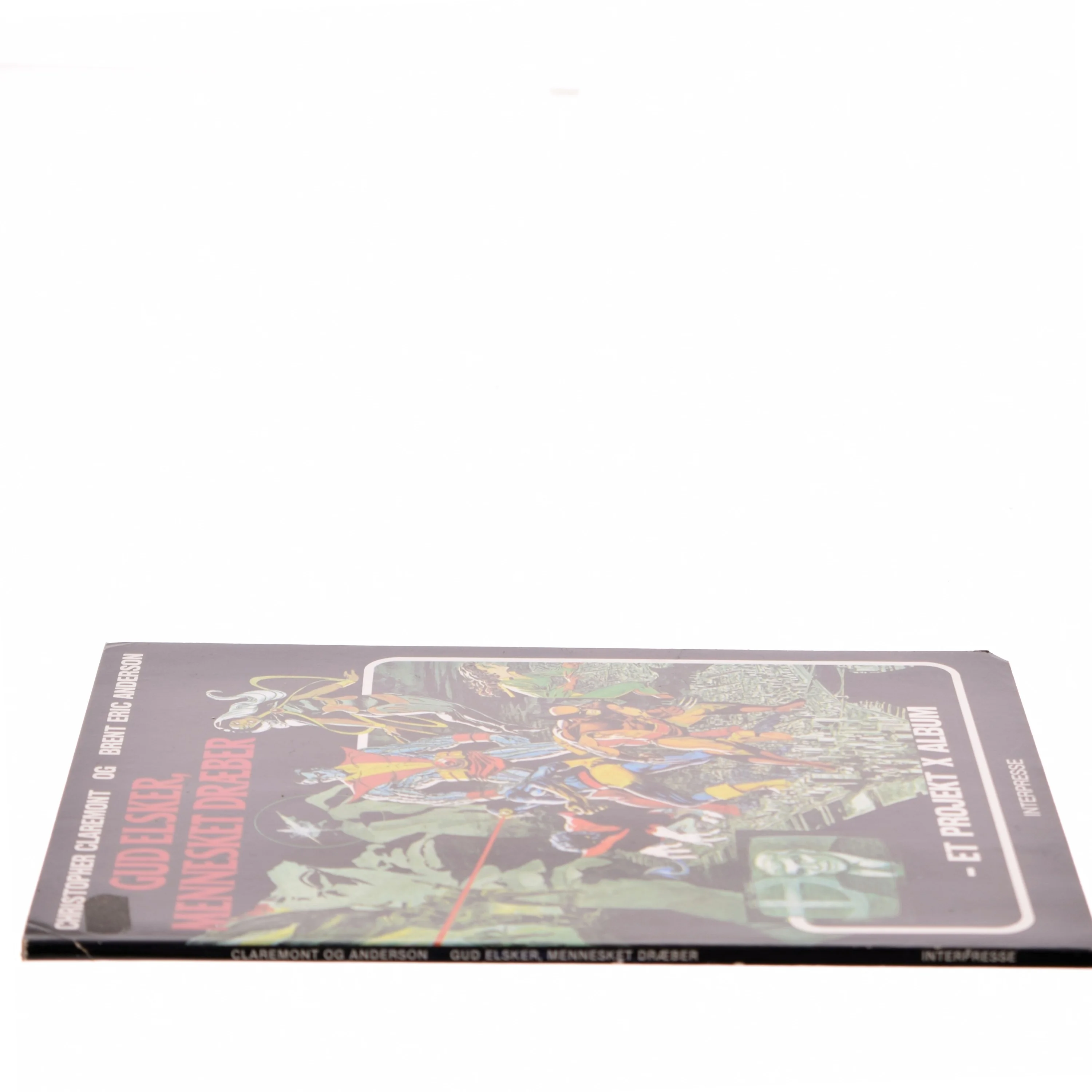 Gud Elsker, Mennesket Dræber af Christopher Claremont (Bog)