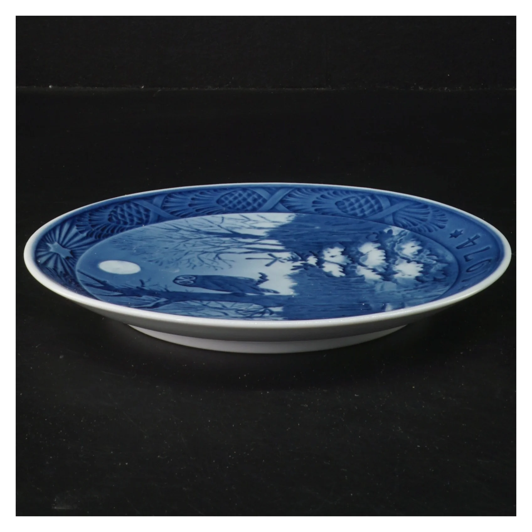 Dekorativ porcelænstallerken 1974 fra Royal Copenhagen (str. Ø 18,5 cm)