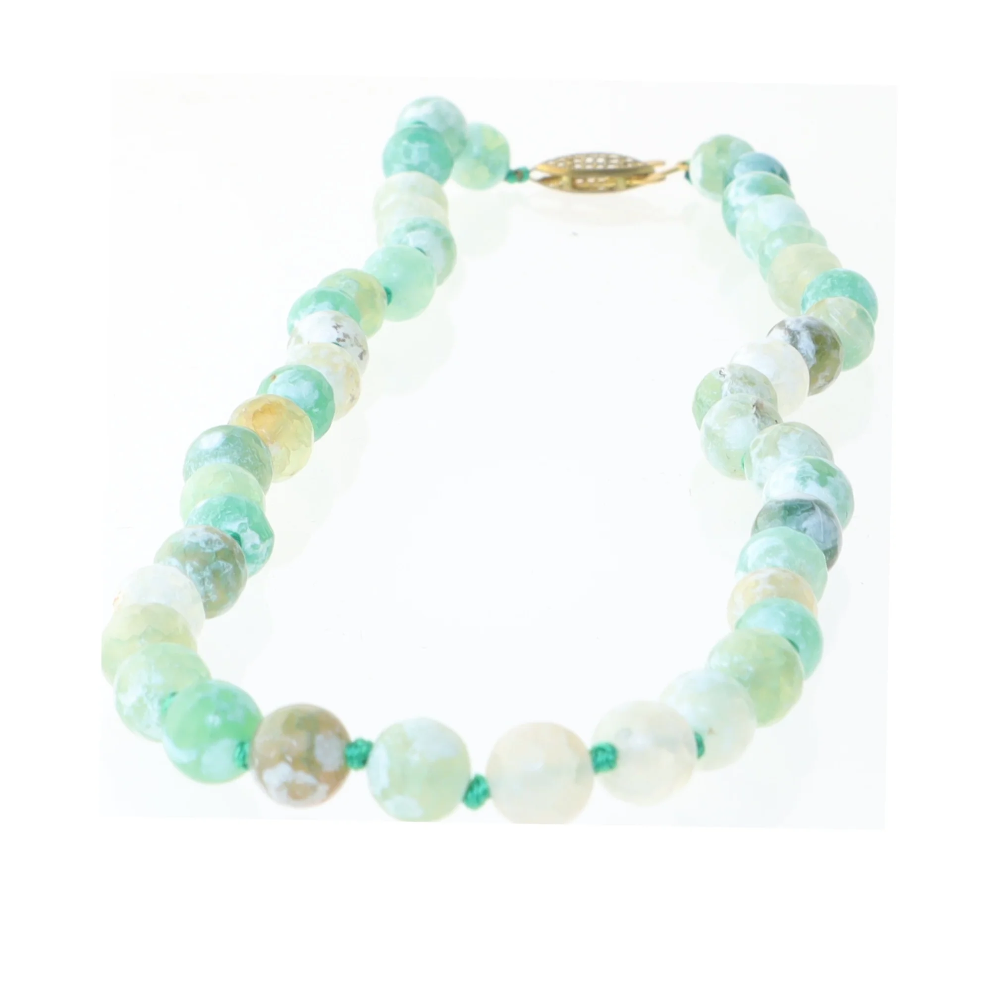 Grøn halvædelstens halskæde (str. 40 cm)