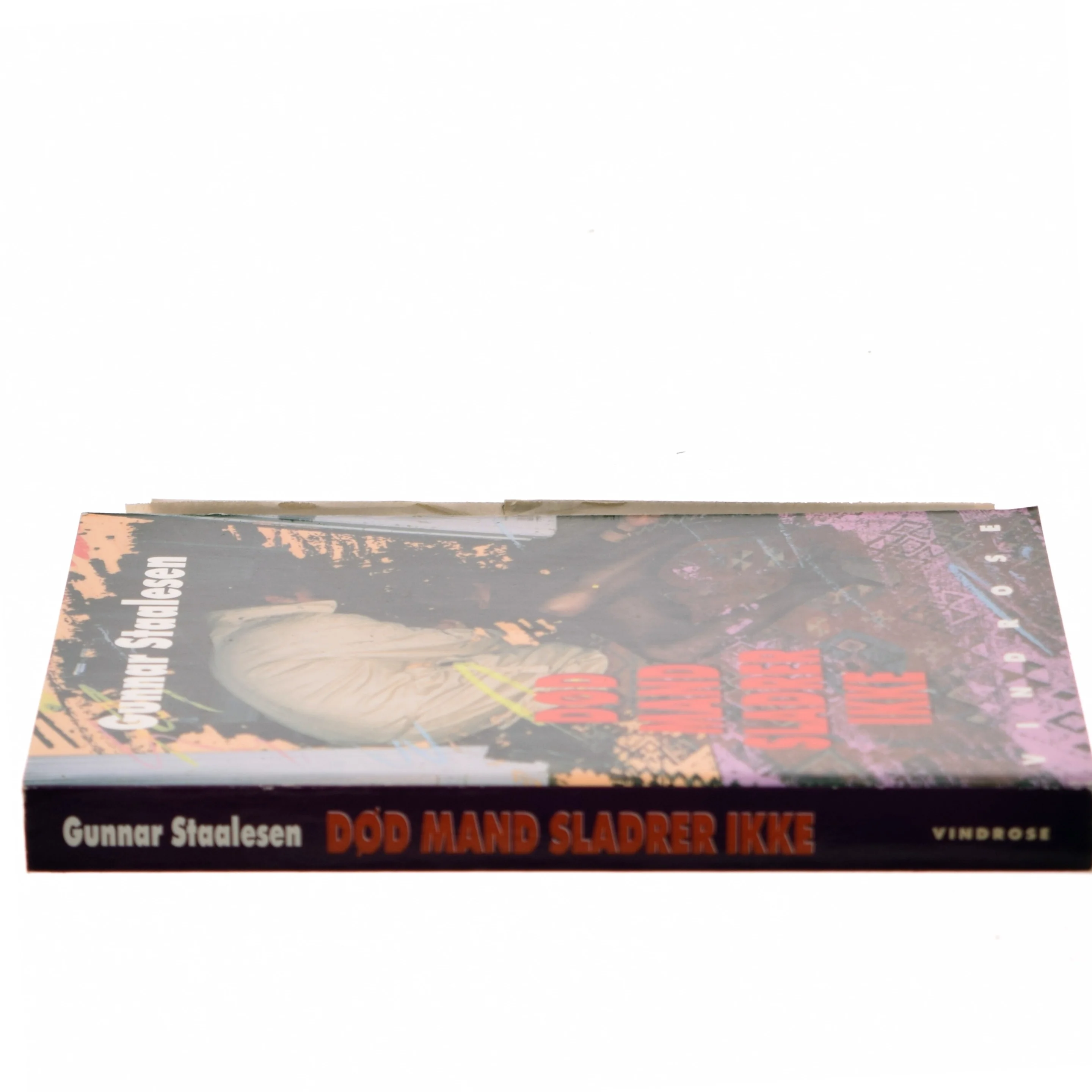 Død mand sladrer ikke af Gunnar Staalesen (Bog)