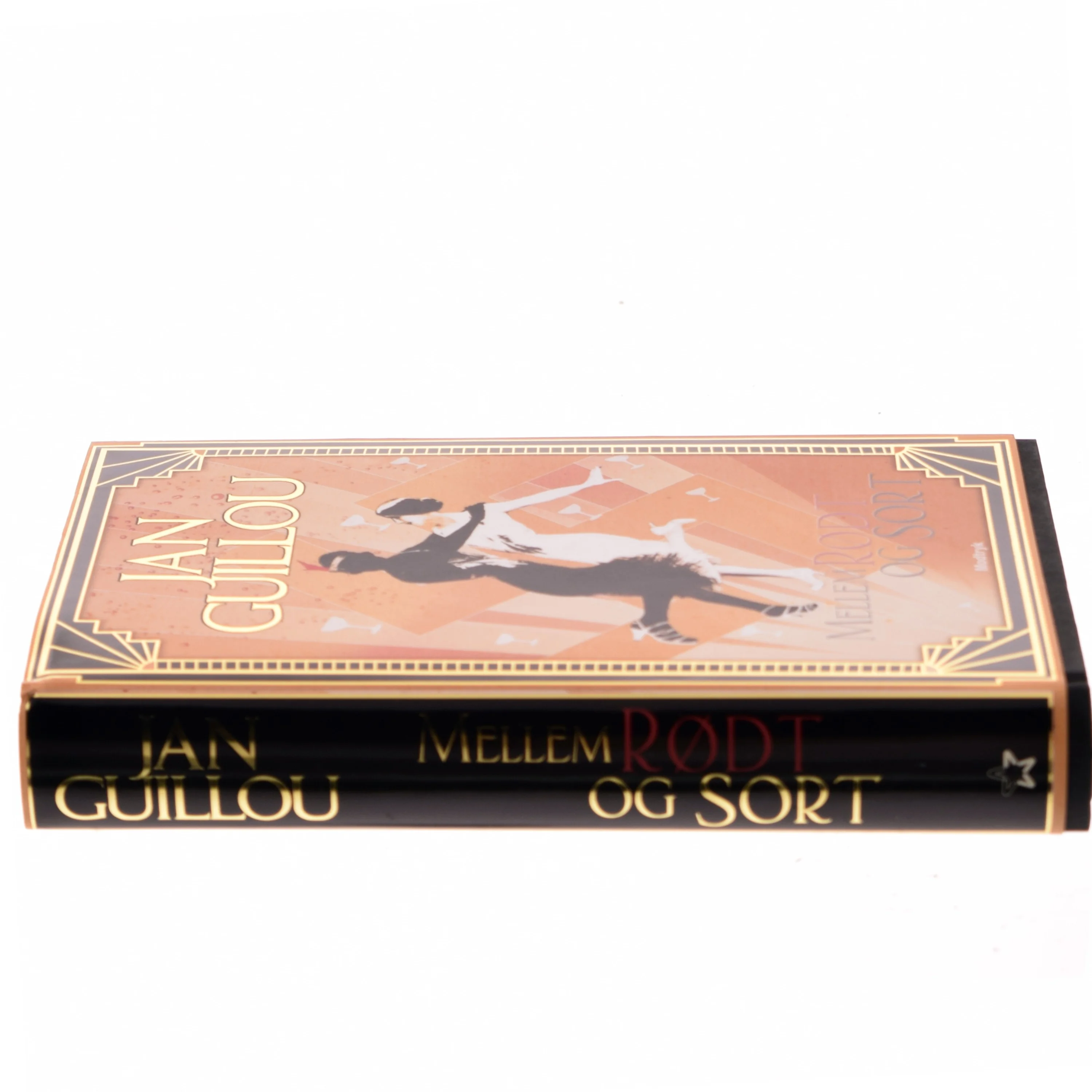 Mellem rødt og sort af Jan Guillou (Bog)