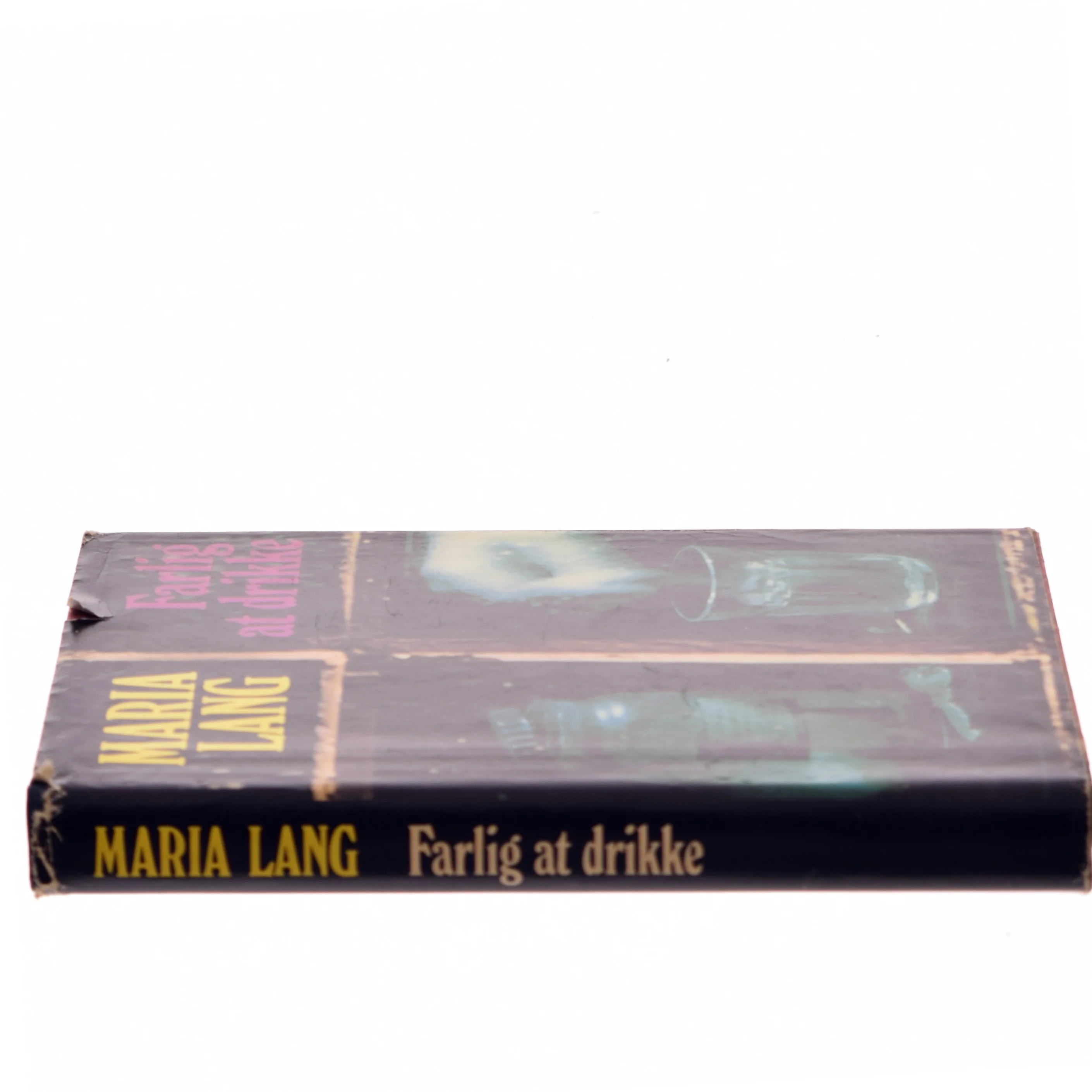 Farlig at drikke af Maria Lang (Bog)
