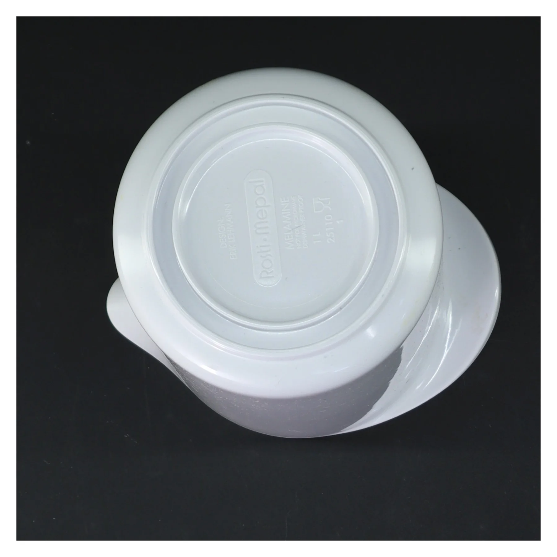 Hvid melaminmålekande fra Rosti Mepal (str. 16 cm)