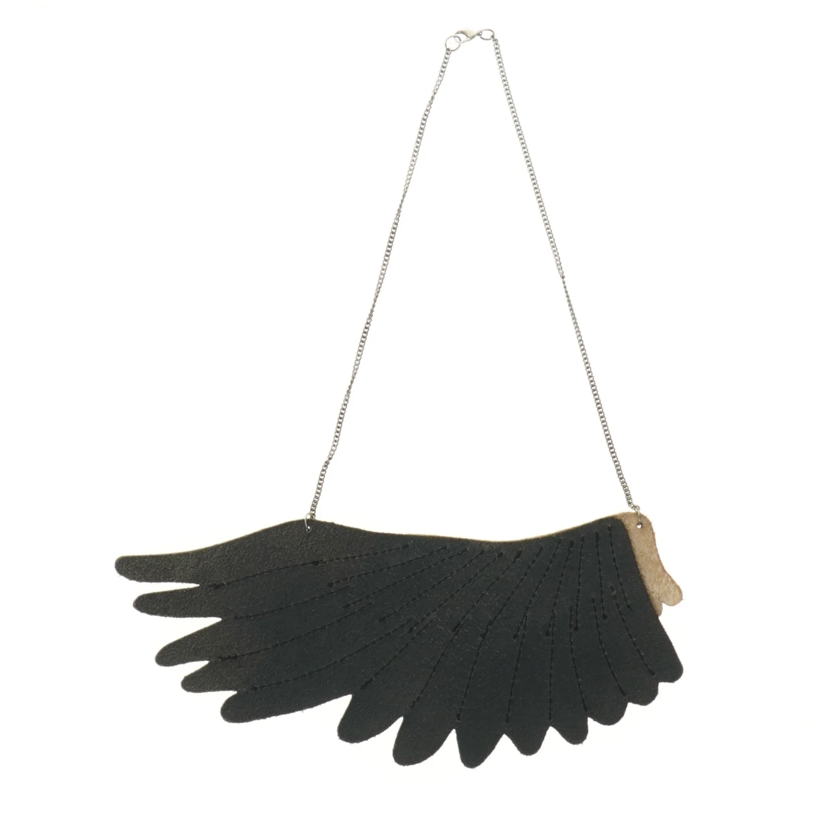 Halskæde med vinger (str. 22 cm)