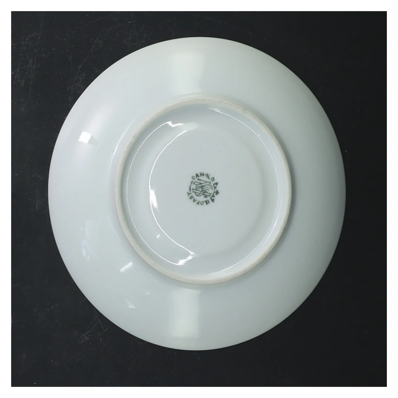 Blå Dråbe fra Lyngby porcelæ,  med mønster (str. Ø 18 cm)