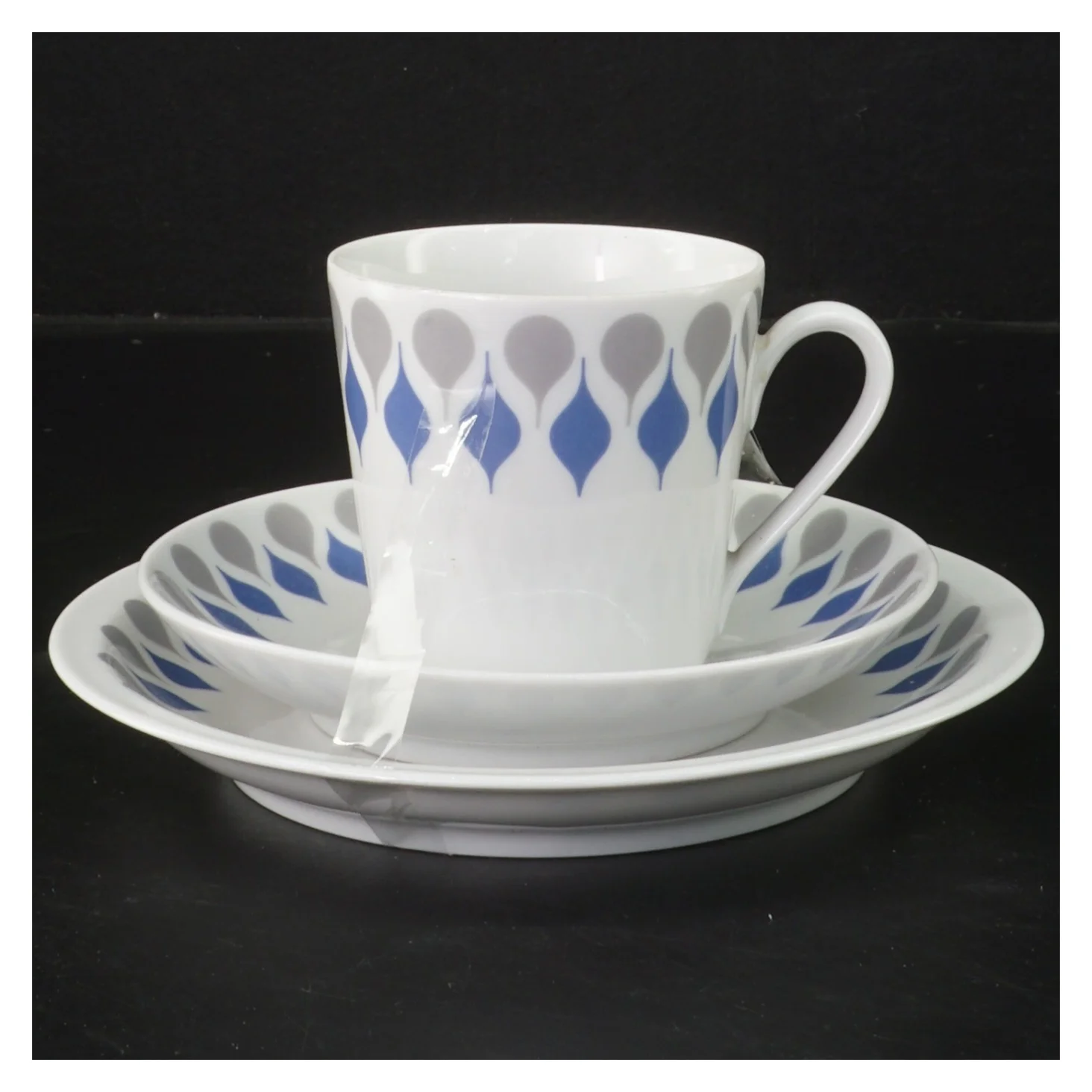 Blå Dråbe fra Lyngby porcelæ,  med mønster (str. Ø 18 cm)