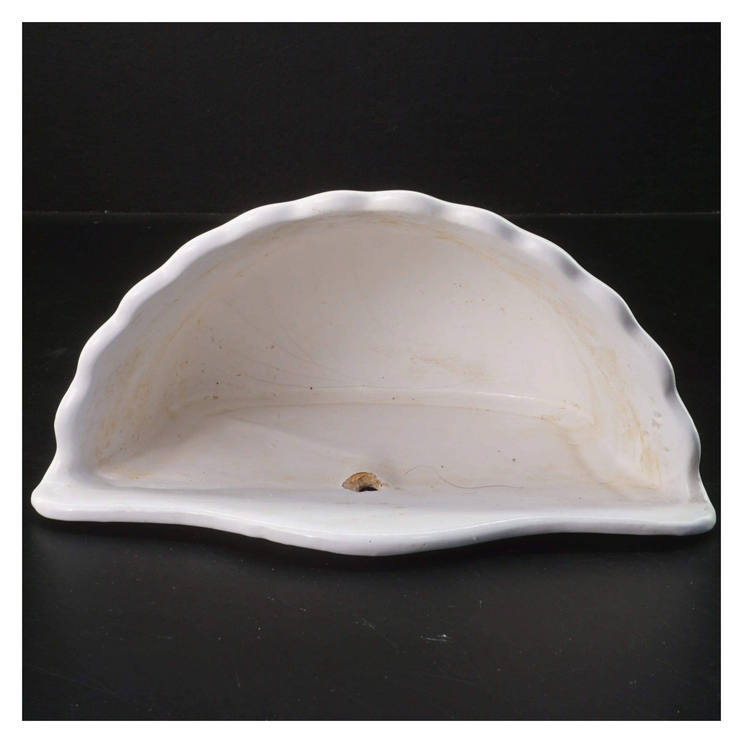 Gammel  Fajance skål (str. 22x16 cm)