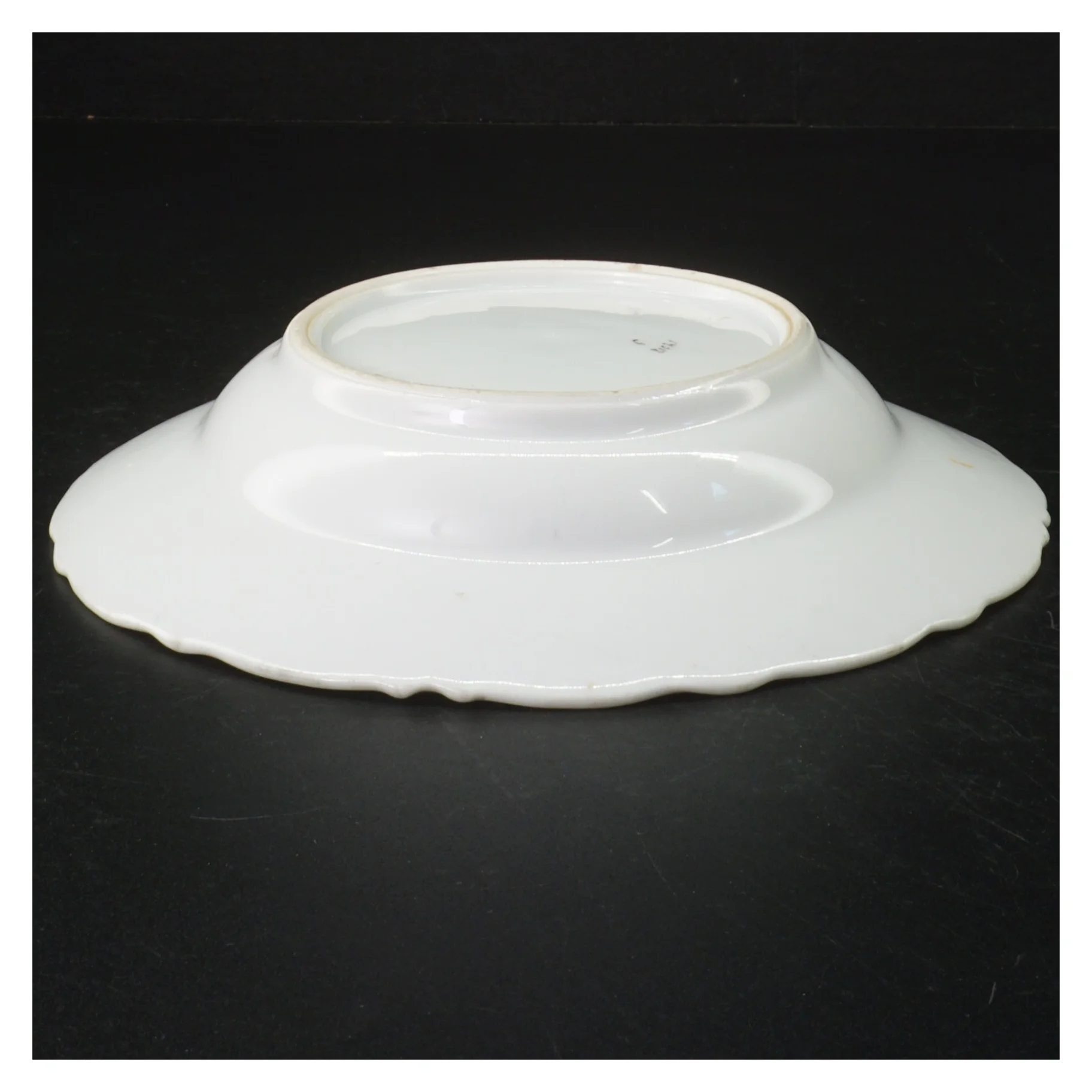 Barne …Antik porcelænstallerken (str. 20 cm)