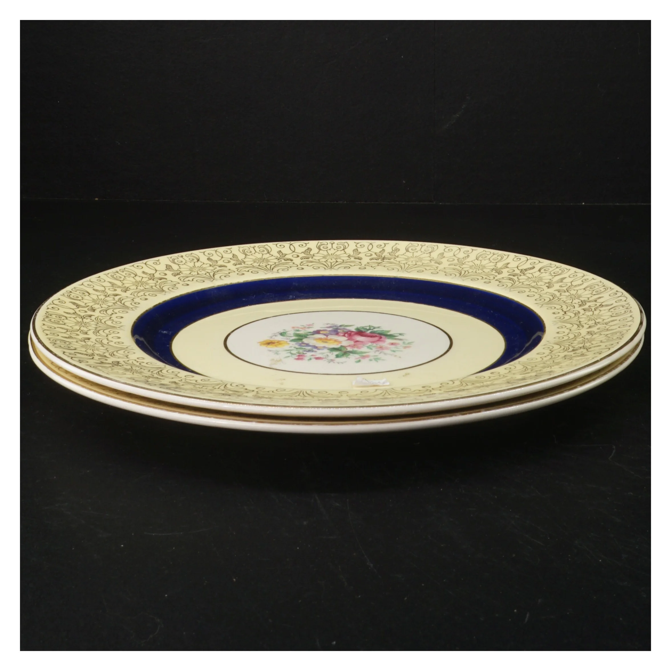 Porcelænstallerkener med mønster