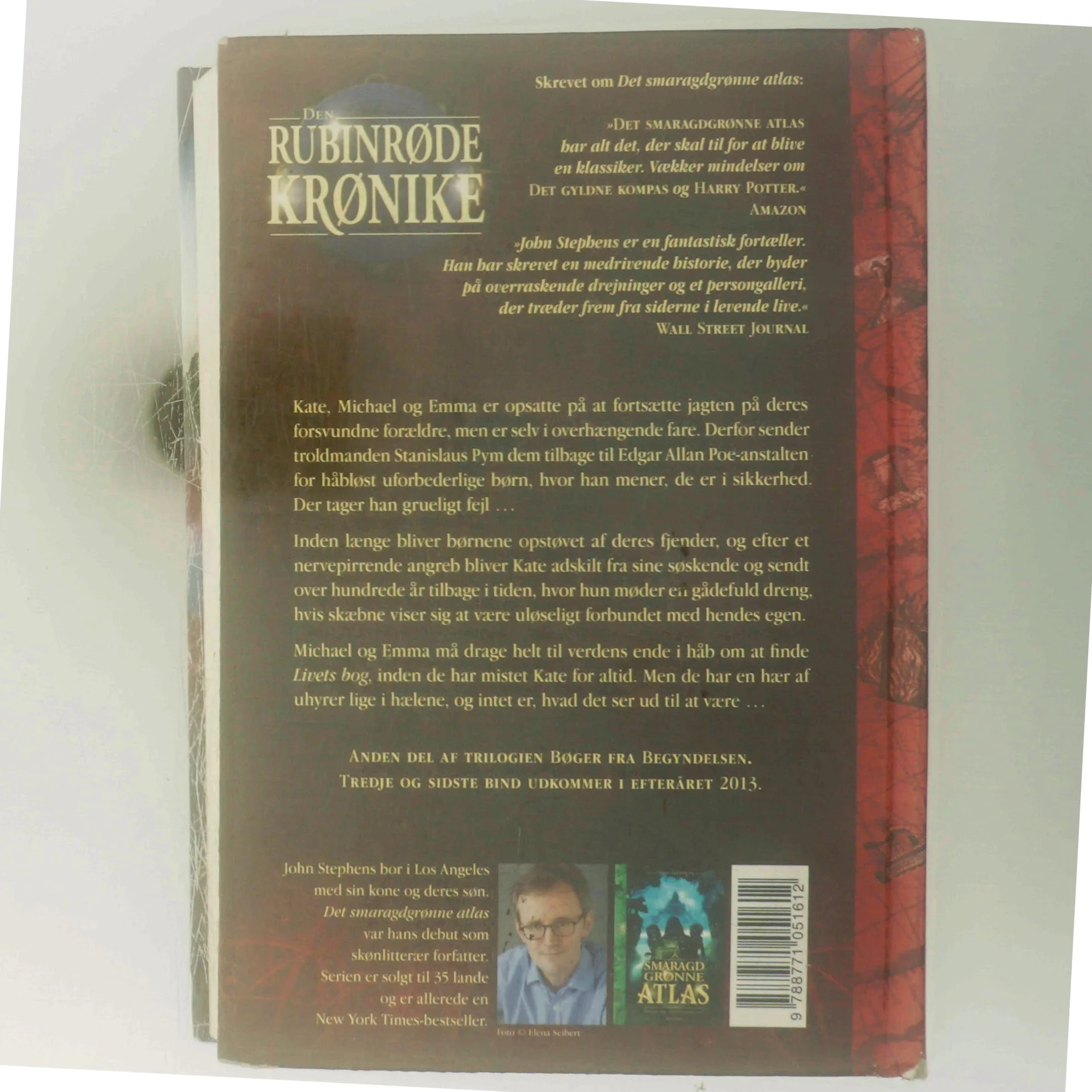 Den rubinrøde krønike af John Stephens (f. 1972) (Bog)