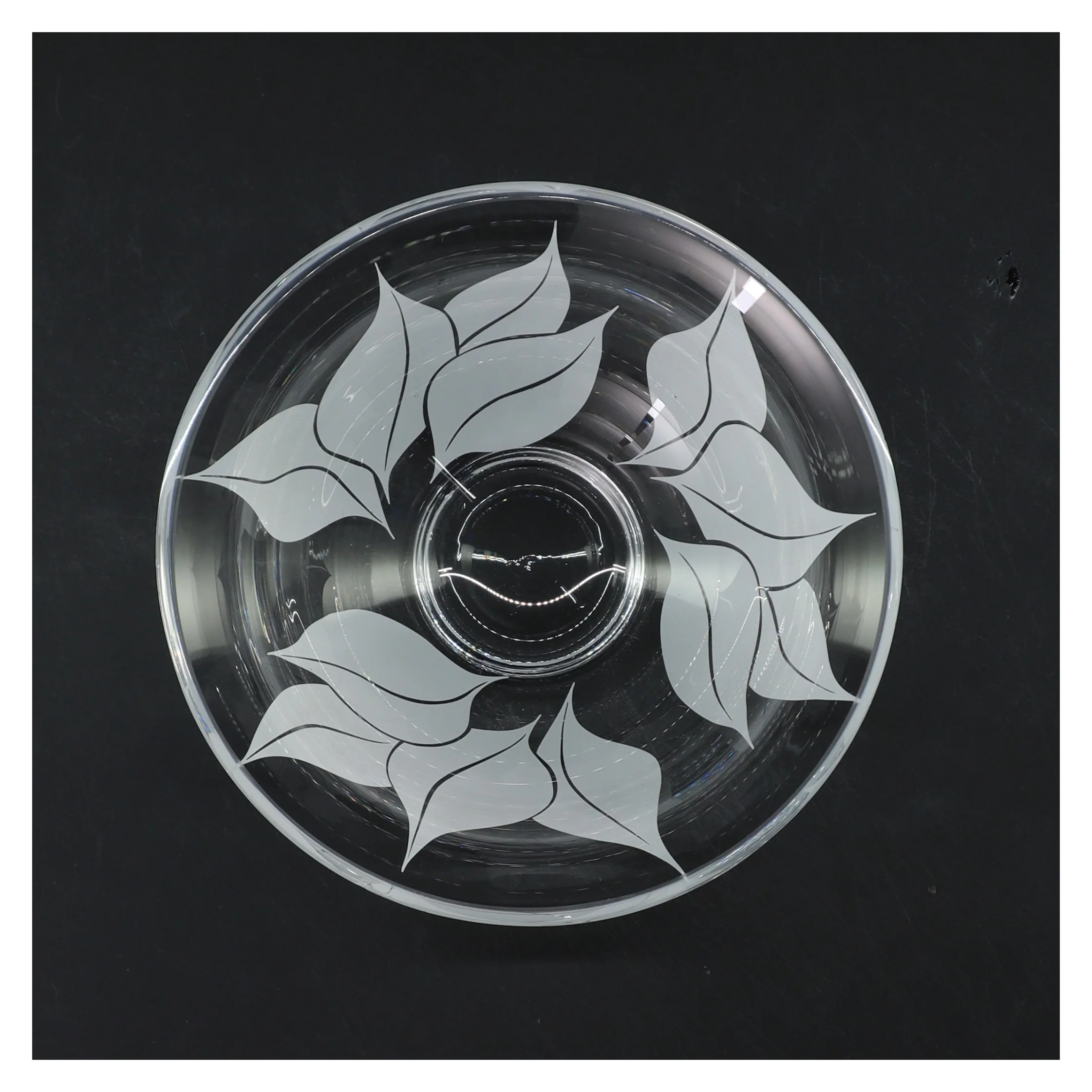 Glas skål med bladdesign (str. Ø 16 cm)