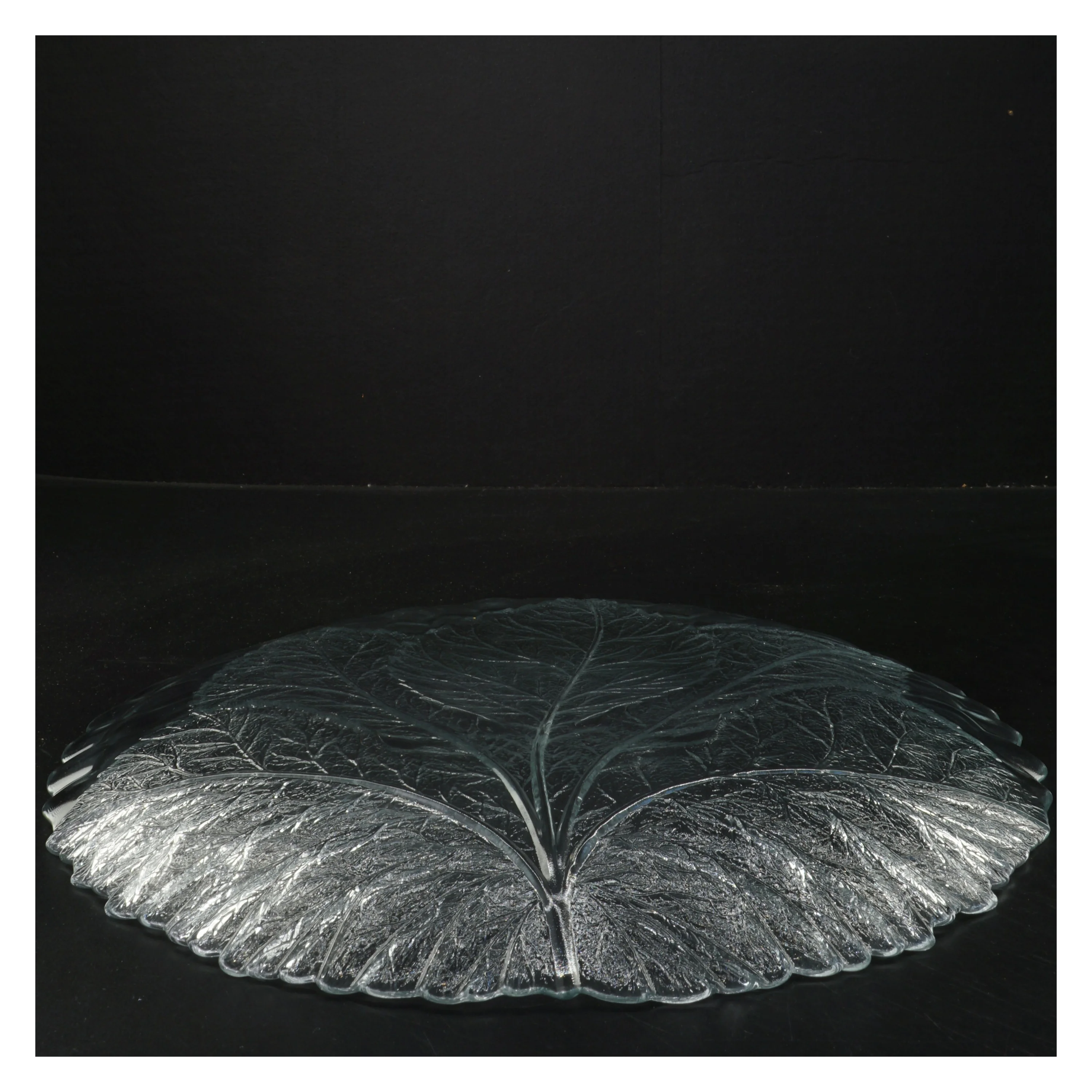 Glasskål med bladmotiv (str. Ø 32 cm)